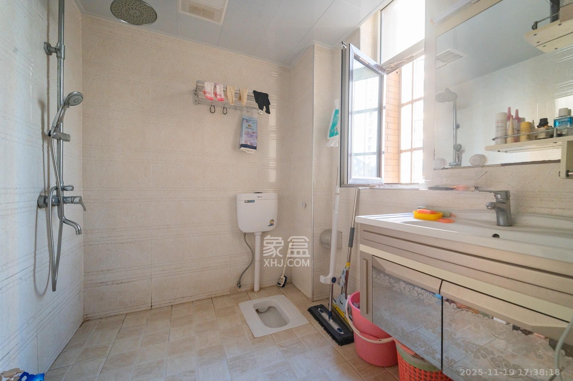 东方航标 1室0厅0卫 86.0万 东方航标 1室0厅0卫 86.0万卫生间