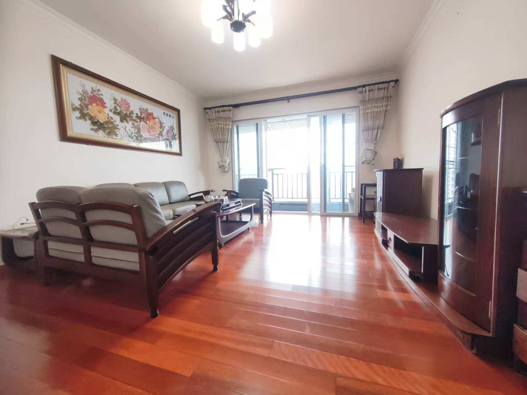 利亨花园  4室2厅2卫    4000.0元/月室内图