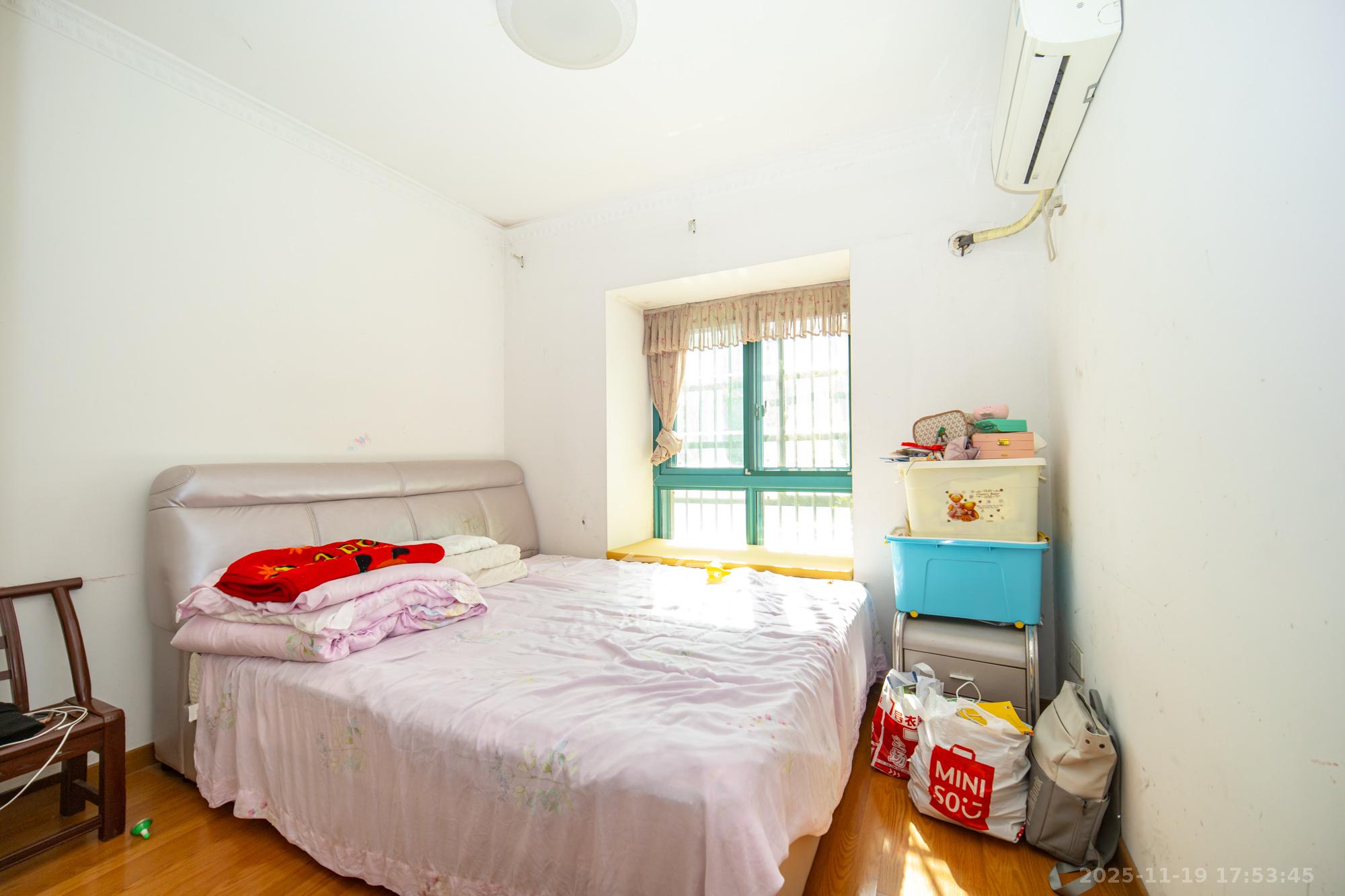 蝴蝶谷 3室2厅1卫 47.8万 蝴蝶谷 3室2厅1卫 47.8万卧室