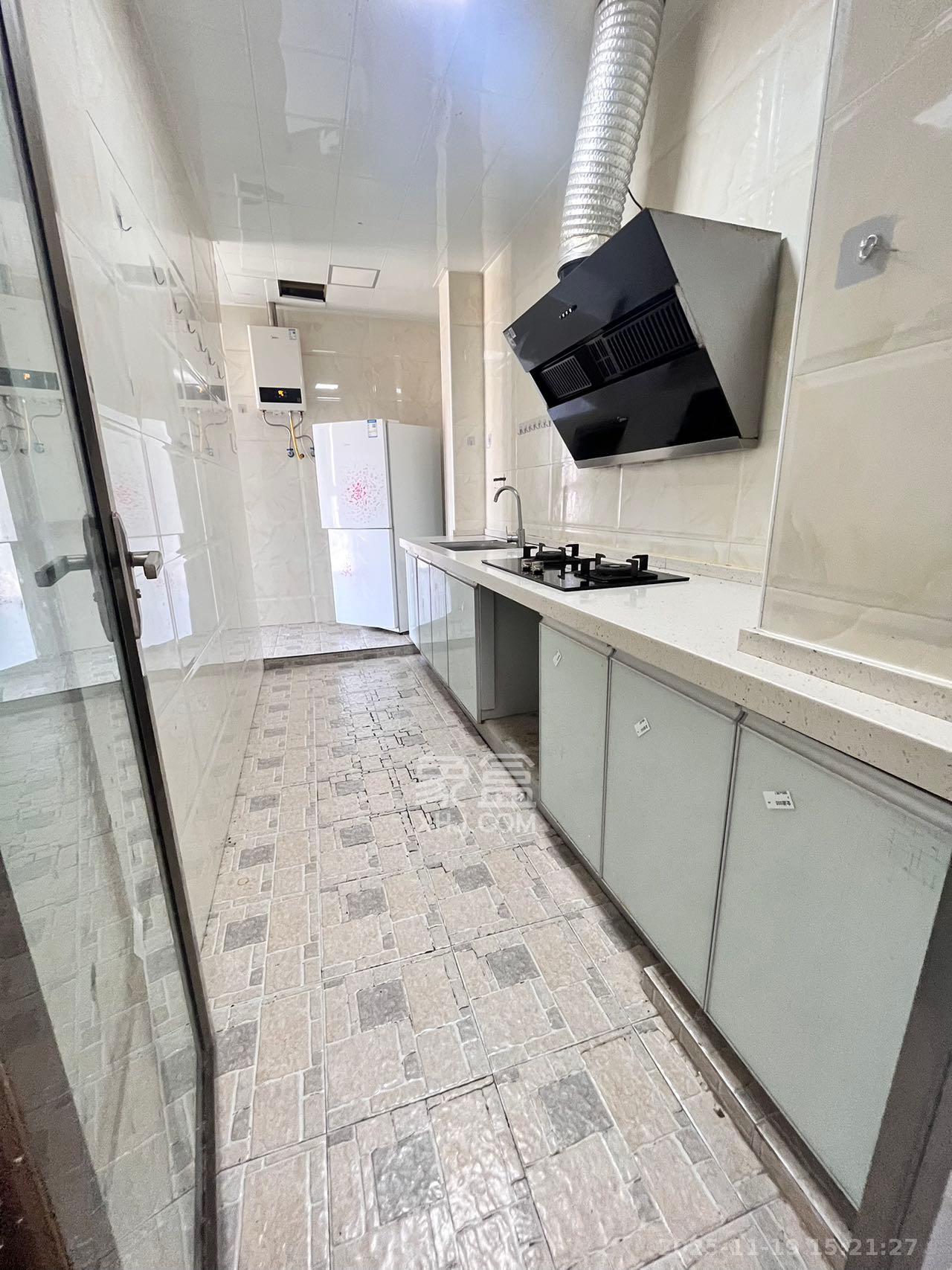 卓越蔚蓝城邦 3室2厅1卫 1800.0元/月 卓越蔚蓝城邦 3室2厅1卫 1800.0元/月室内图