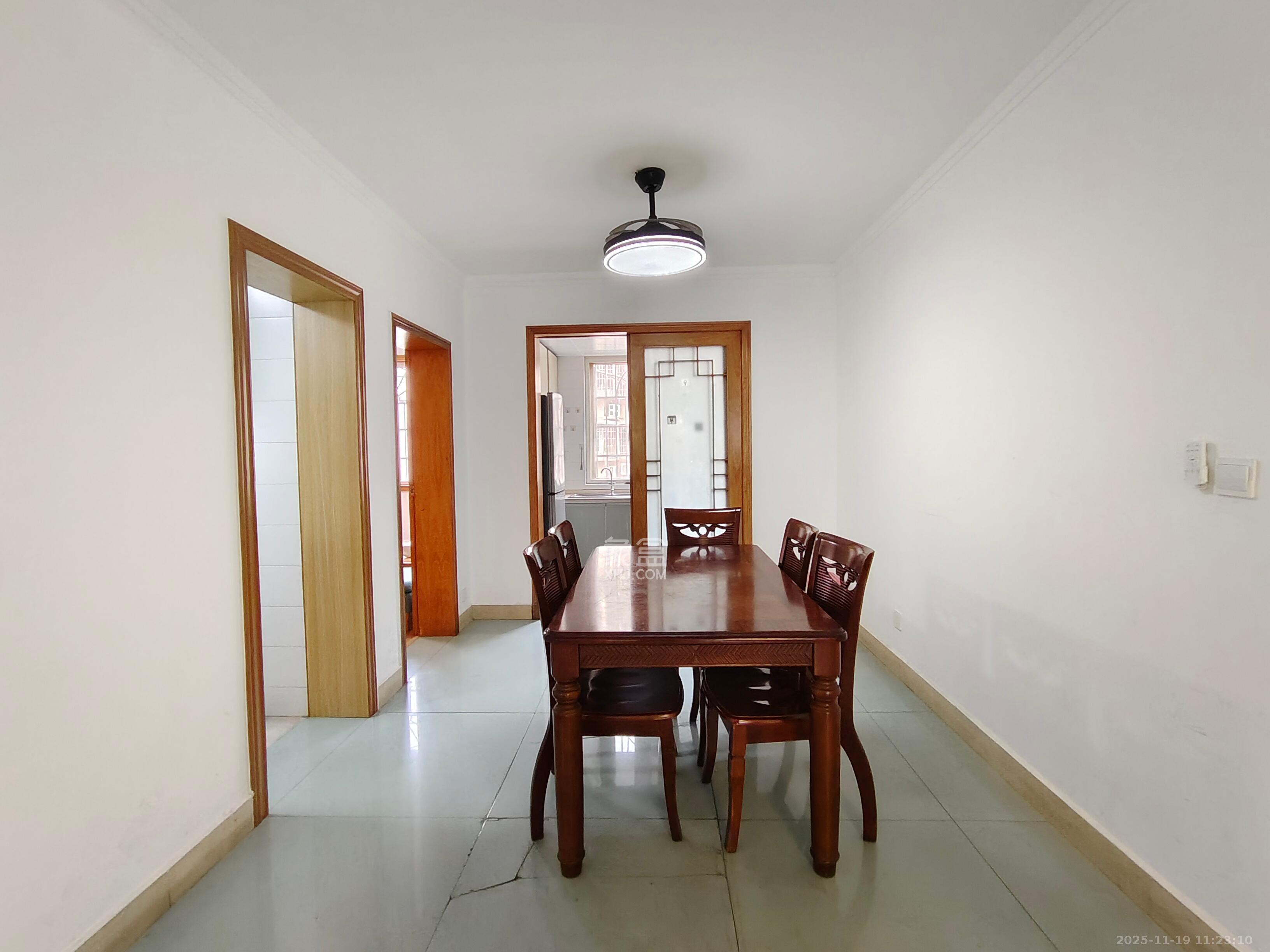 新桥小区 3室2厅2卫 2000.0元/月 新桥小区 3室2厅2卫 2000.0元/月室内图