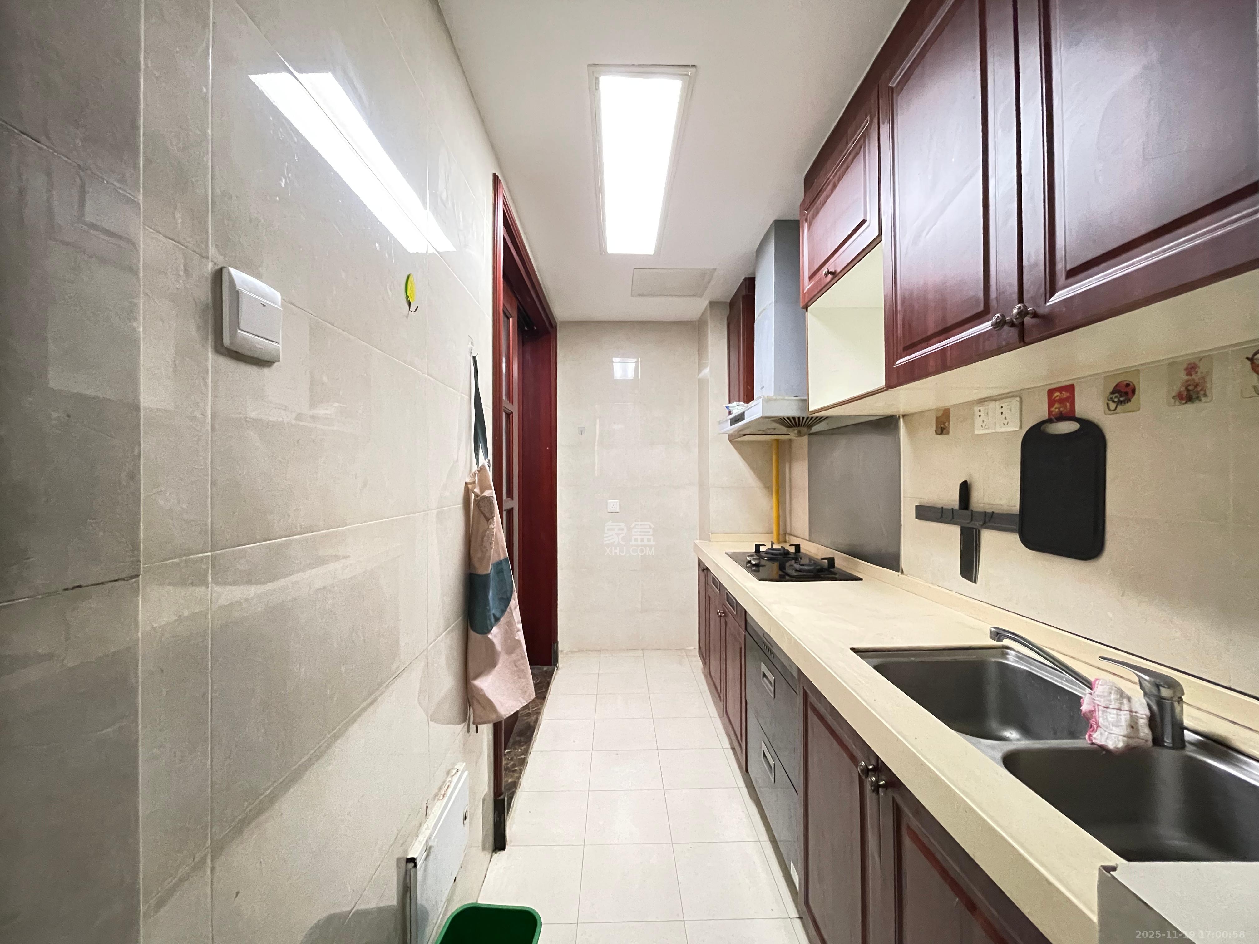 恒大名都  2室2厅1卫    1600.0元/月室内图