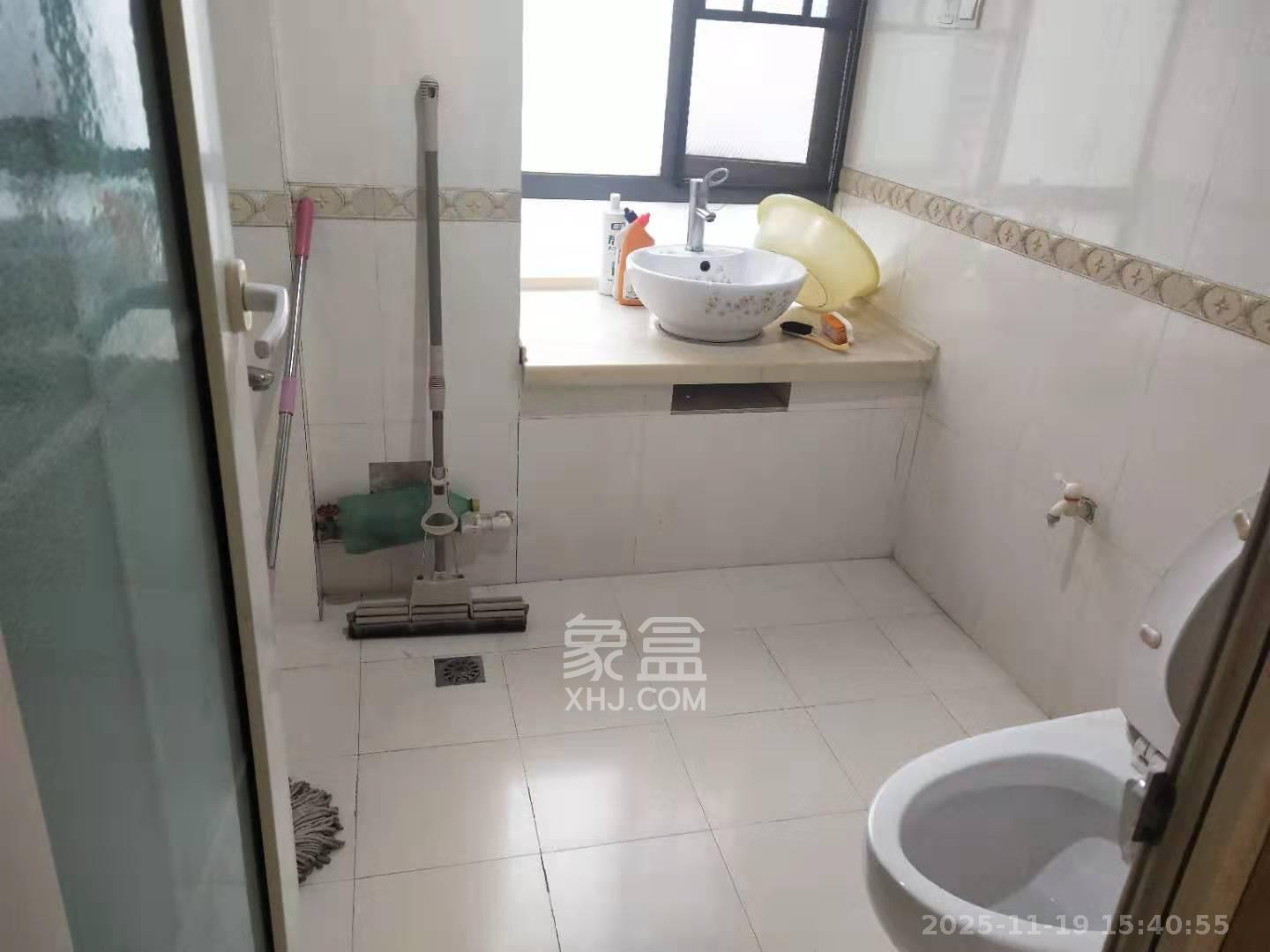 银港水晶城  2室2厅1卫    2400.0元/月室内图