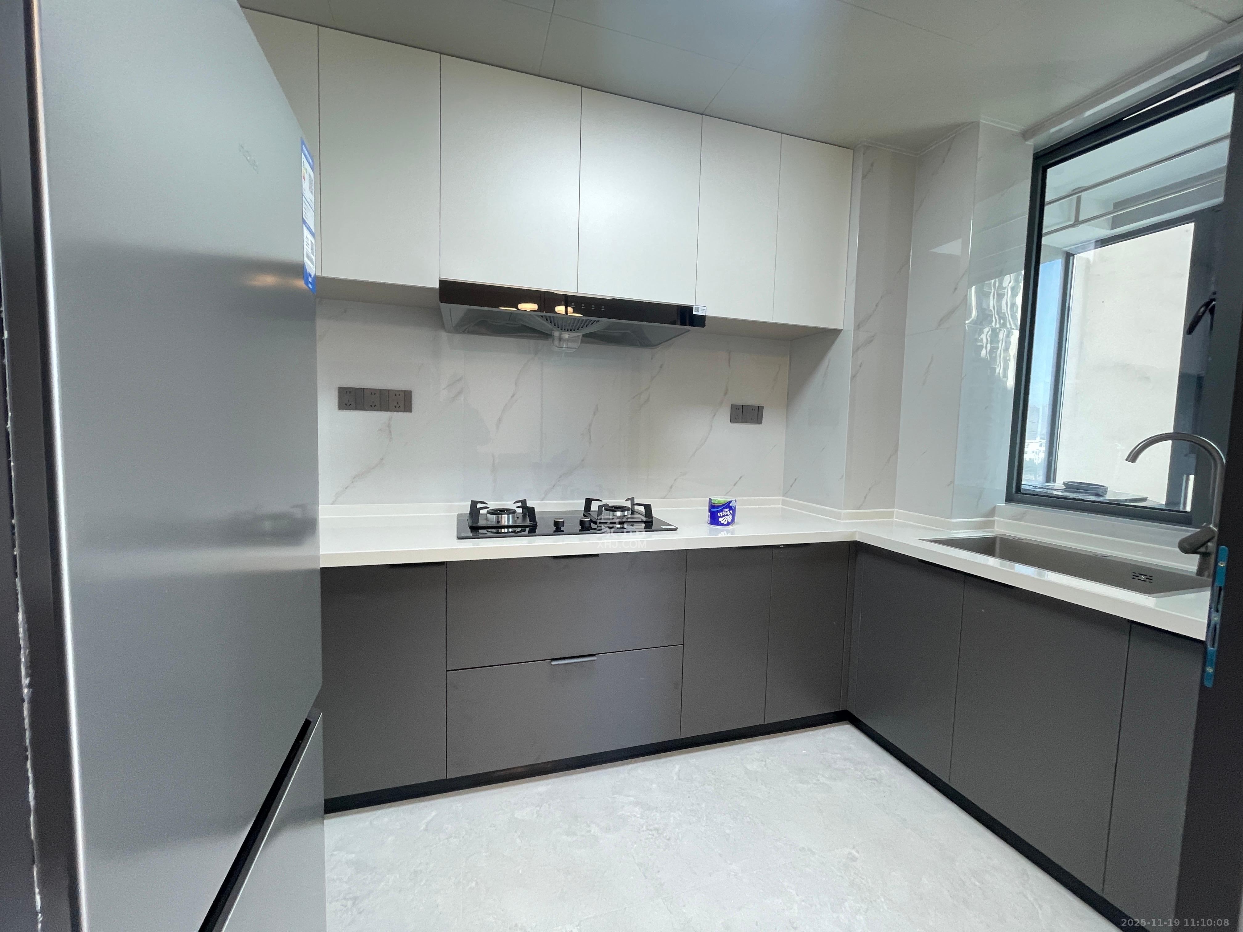 岭福家苑(天心佳苑) 3室2厅2卫 3400.0元/月 岭福家苑(天心佳苑) 3室2厅2卫 3400.0元/月室内图