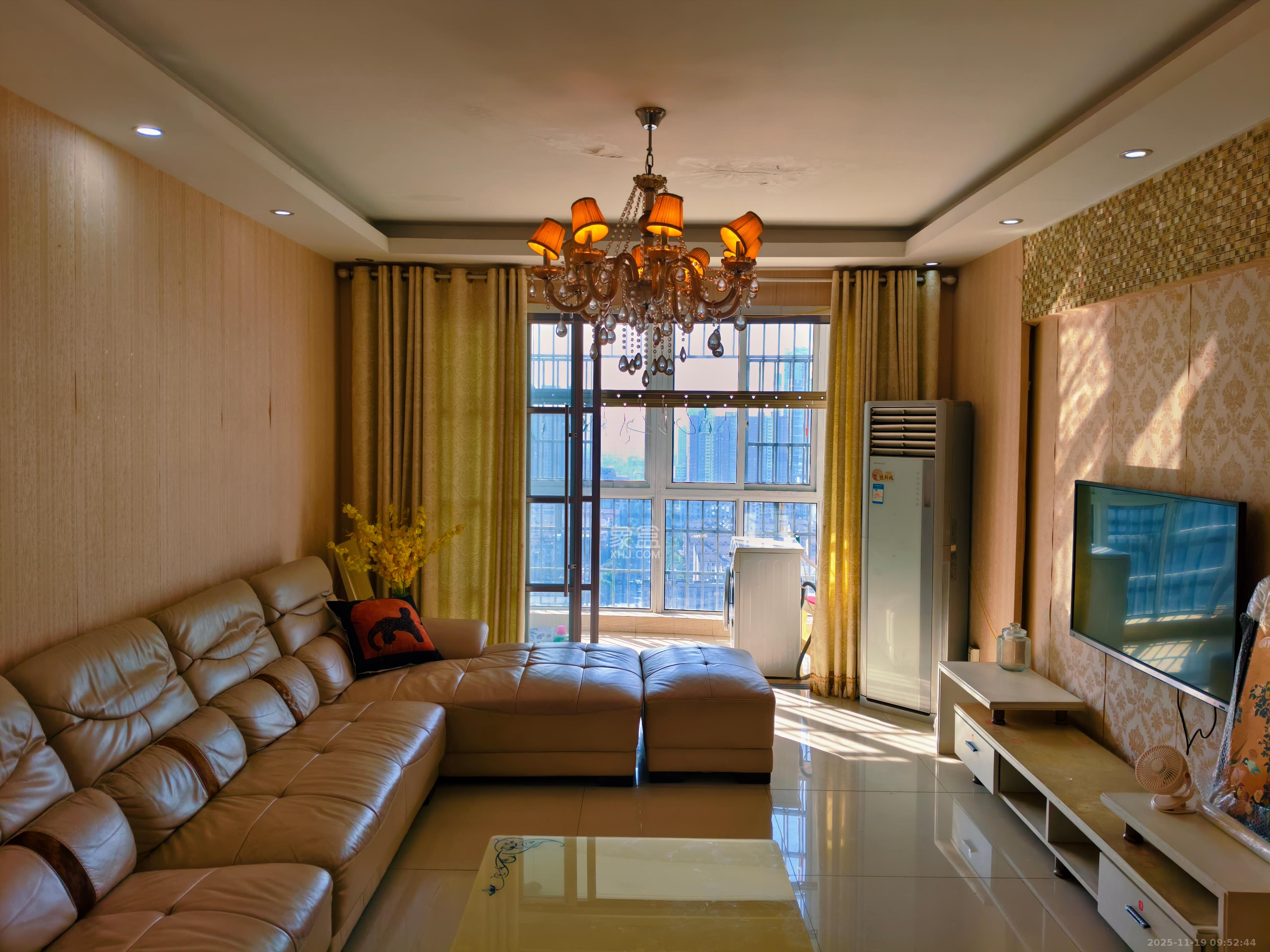 先锋东外滩  2室2厅1卫    2400.0元/月