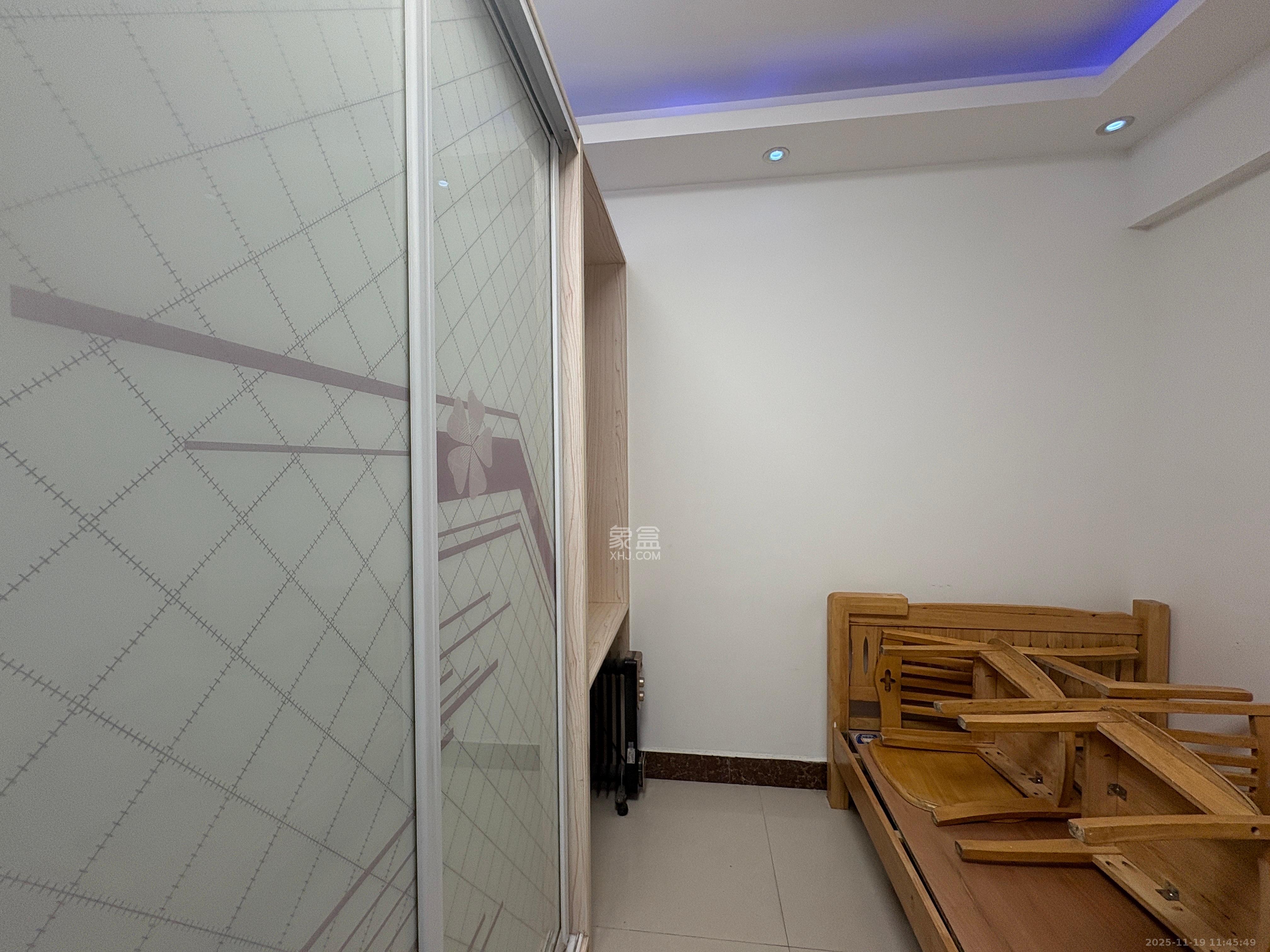 麓谷明珠  2室1厅1卫    1600.0元/月室内图