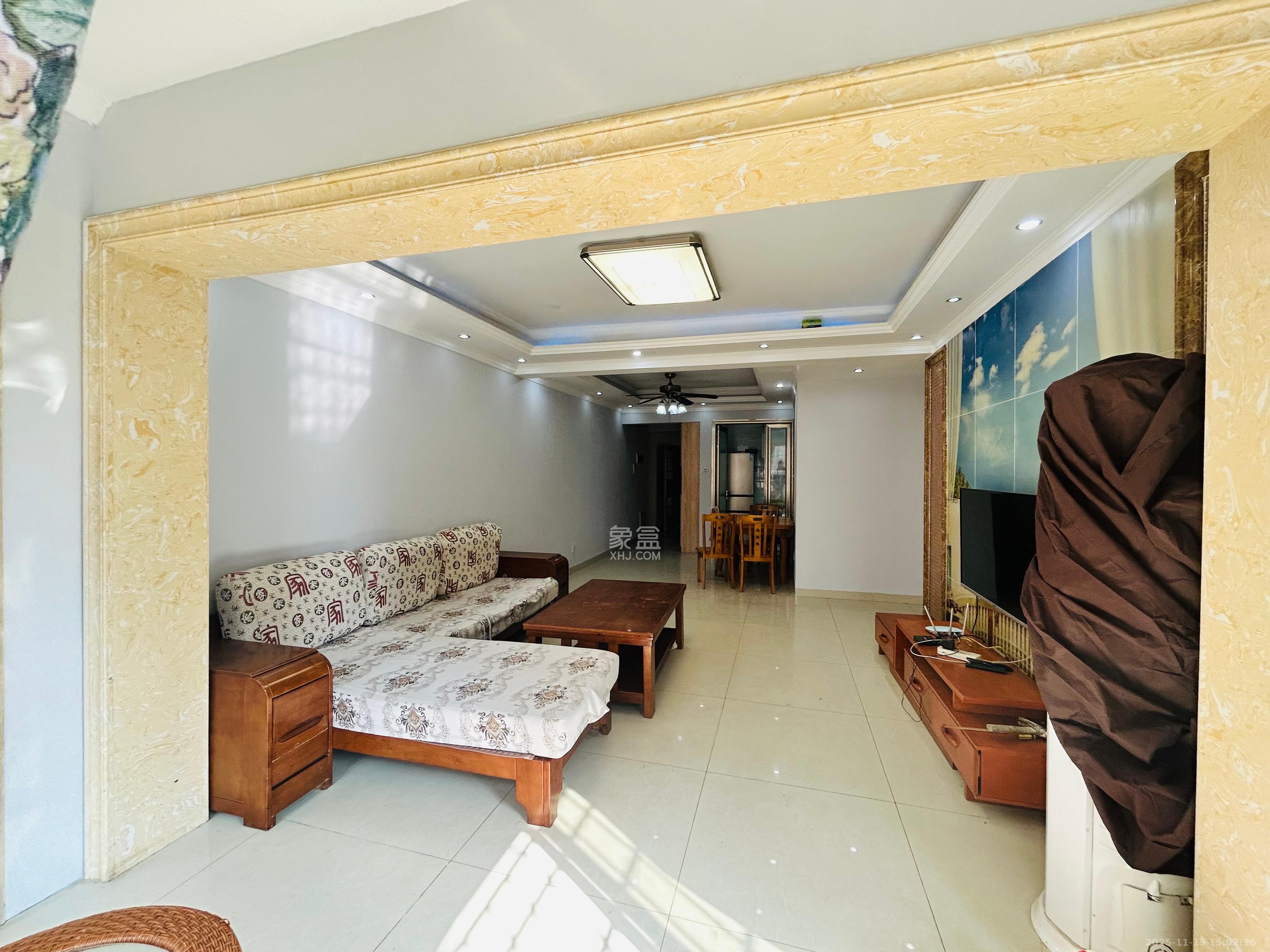 金房奥斯卡  3室2厅2卫    2500.0元/月室内图