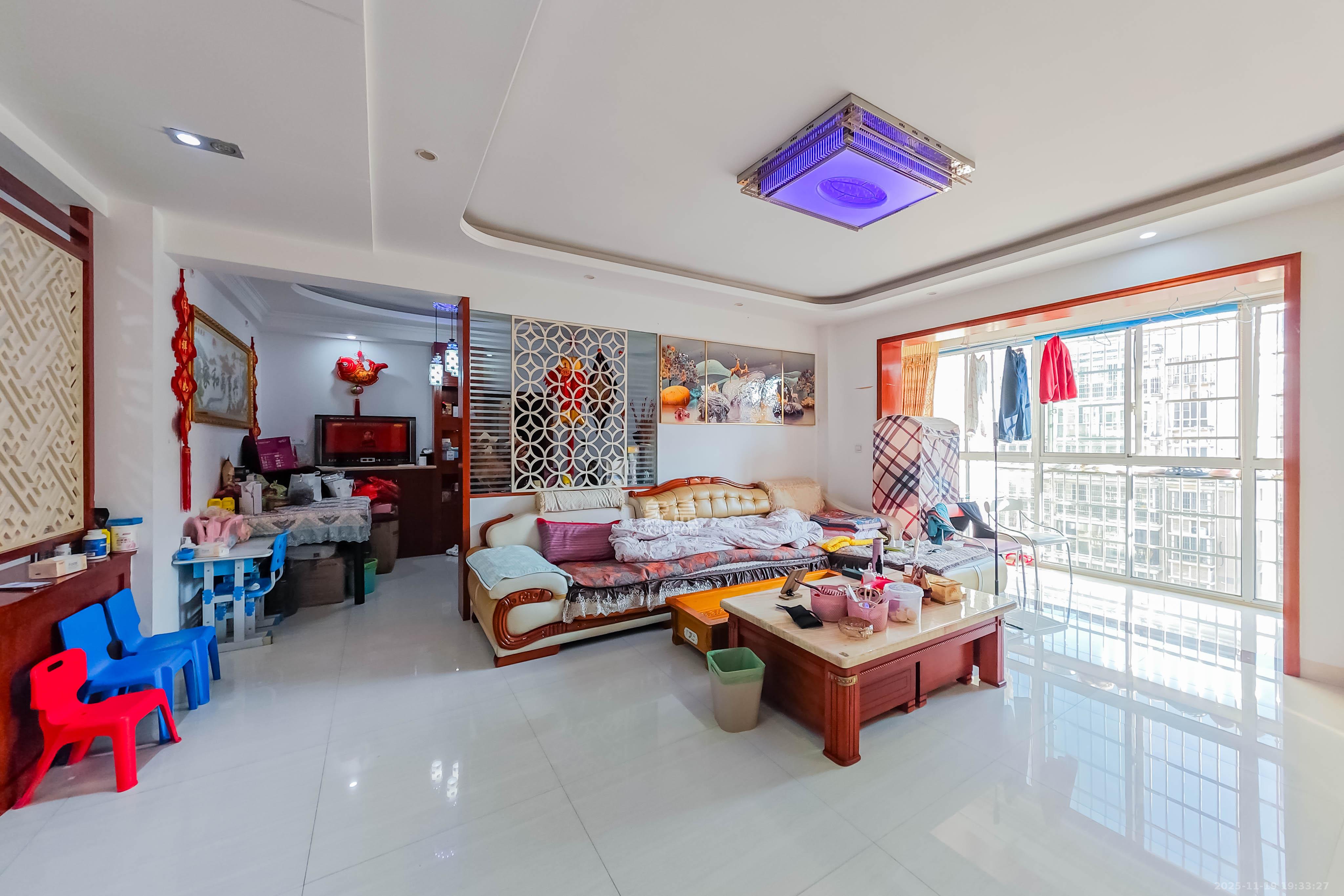 城市山水豪园（山水城市风景）  3室2厅2卫    135.0万其他