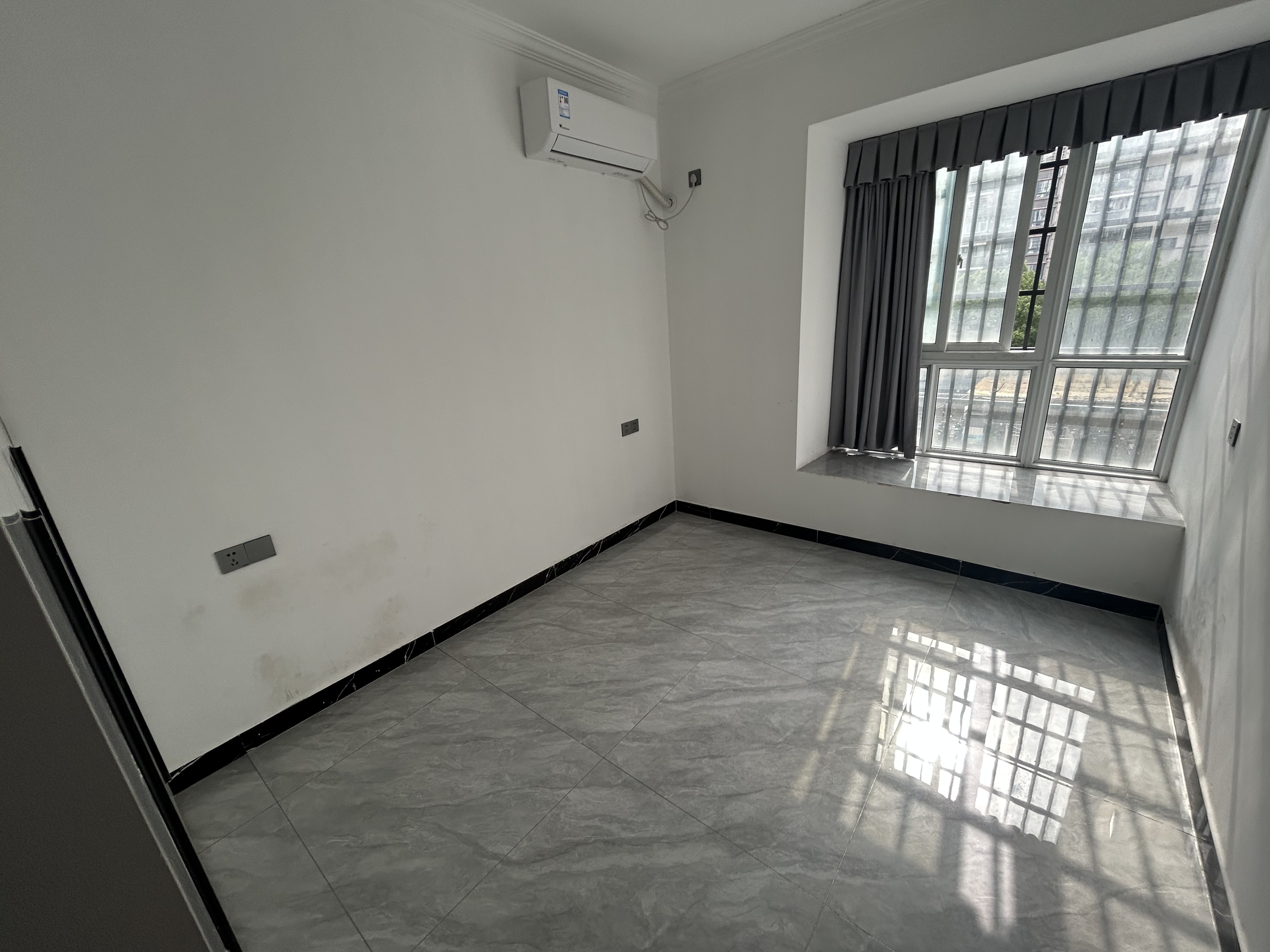 桂花园 3室2厅1卫 1200.0元/月 桂花园 3室2厅1卫 1200.0元/月室内图