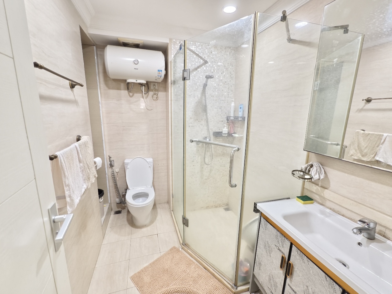 海阔天空-国瑞城二期（雅仕苑）  2室2厅1卫    3000.0元/月室内图