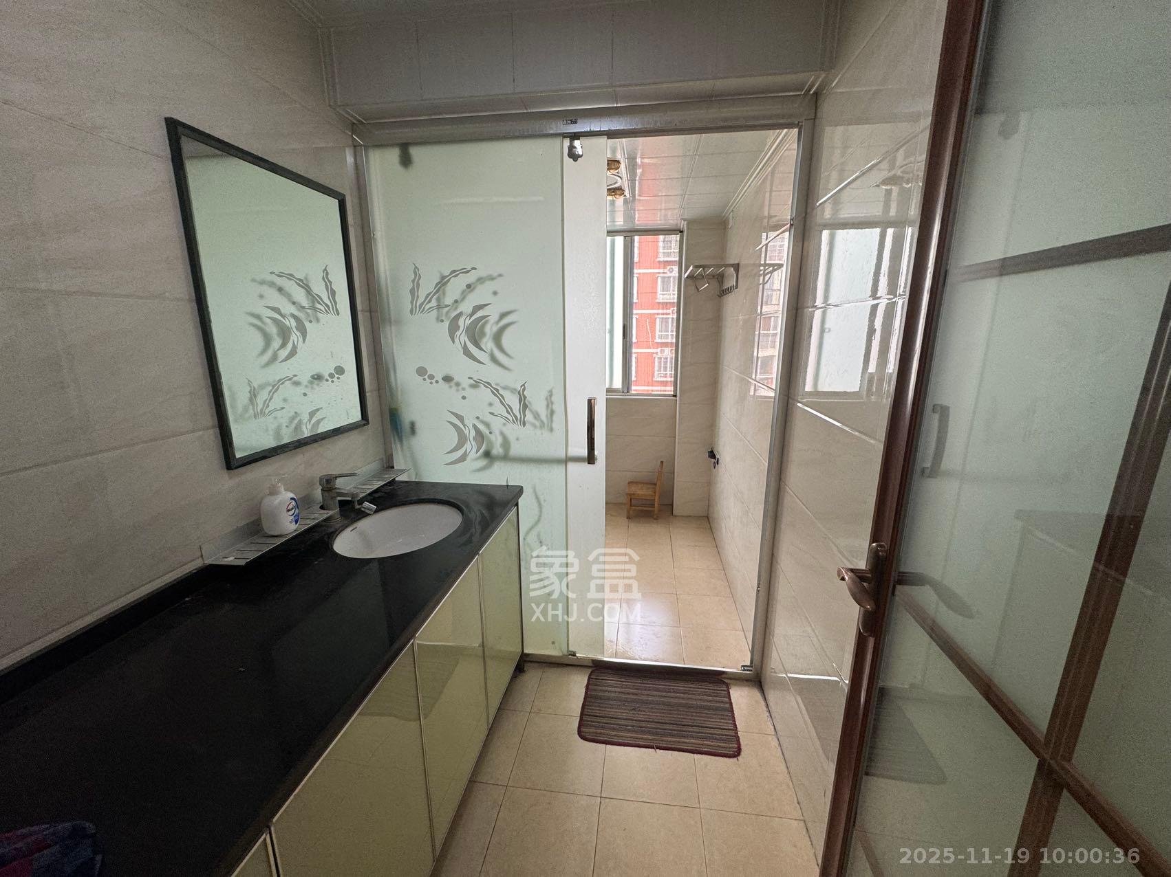 理工大学职工单位房青年汇  3室2厅2卫    2300.0元/月室内图