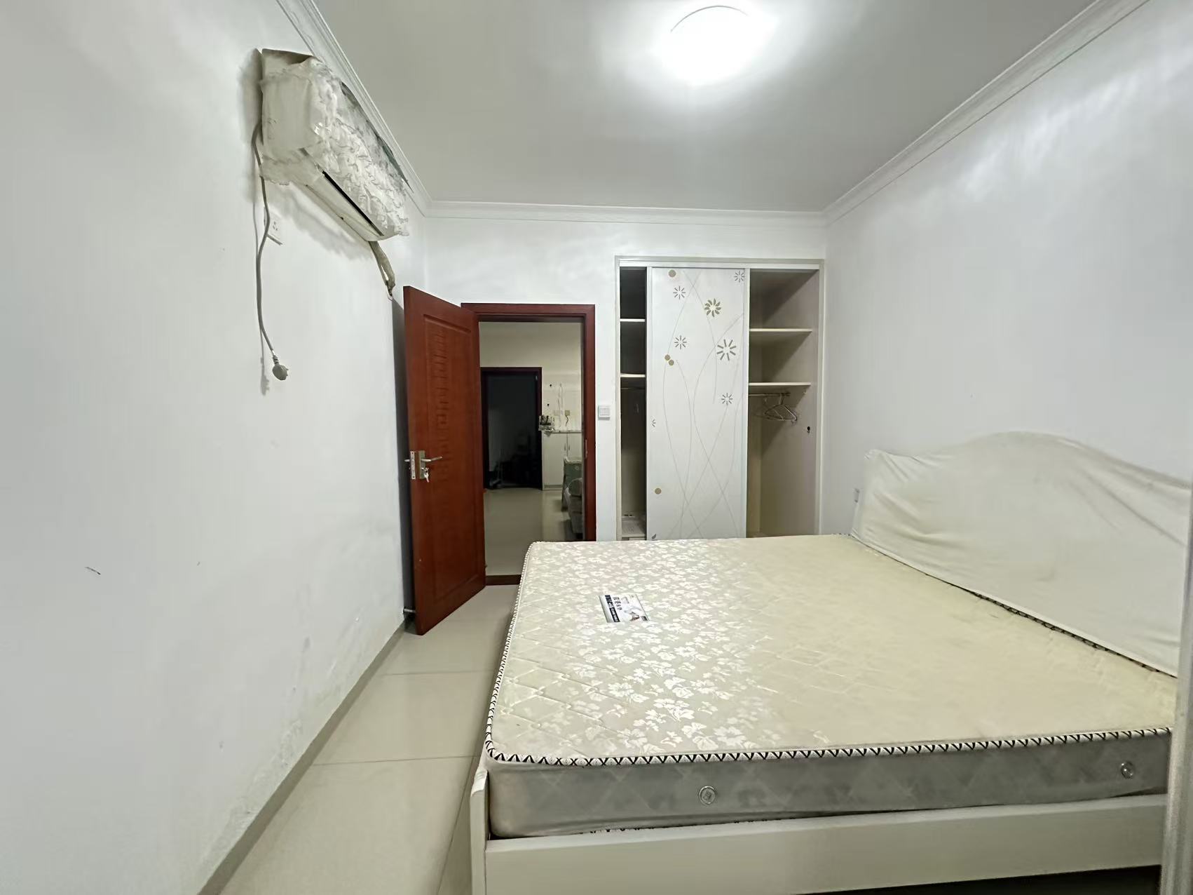 东方新城 1室1厅1卫 1000.0元/月 东方新城 1室1厅1卫 1000.0元/月室内图