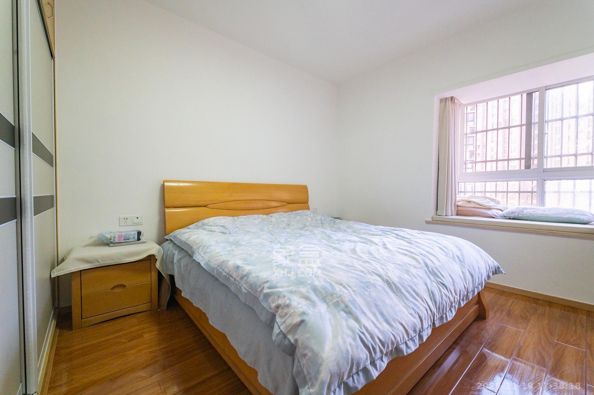 东方航标 1室0厅0卫 86.0万 东方航标 1室0厅0卫 86.0万卧室