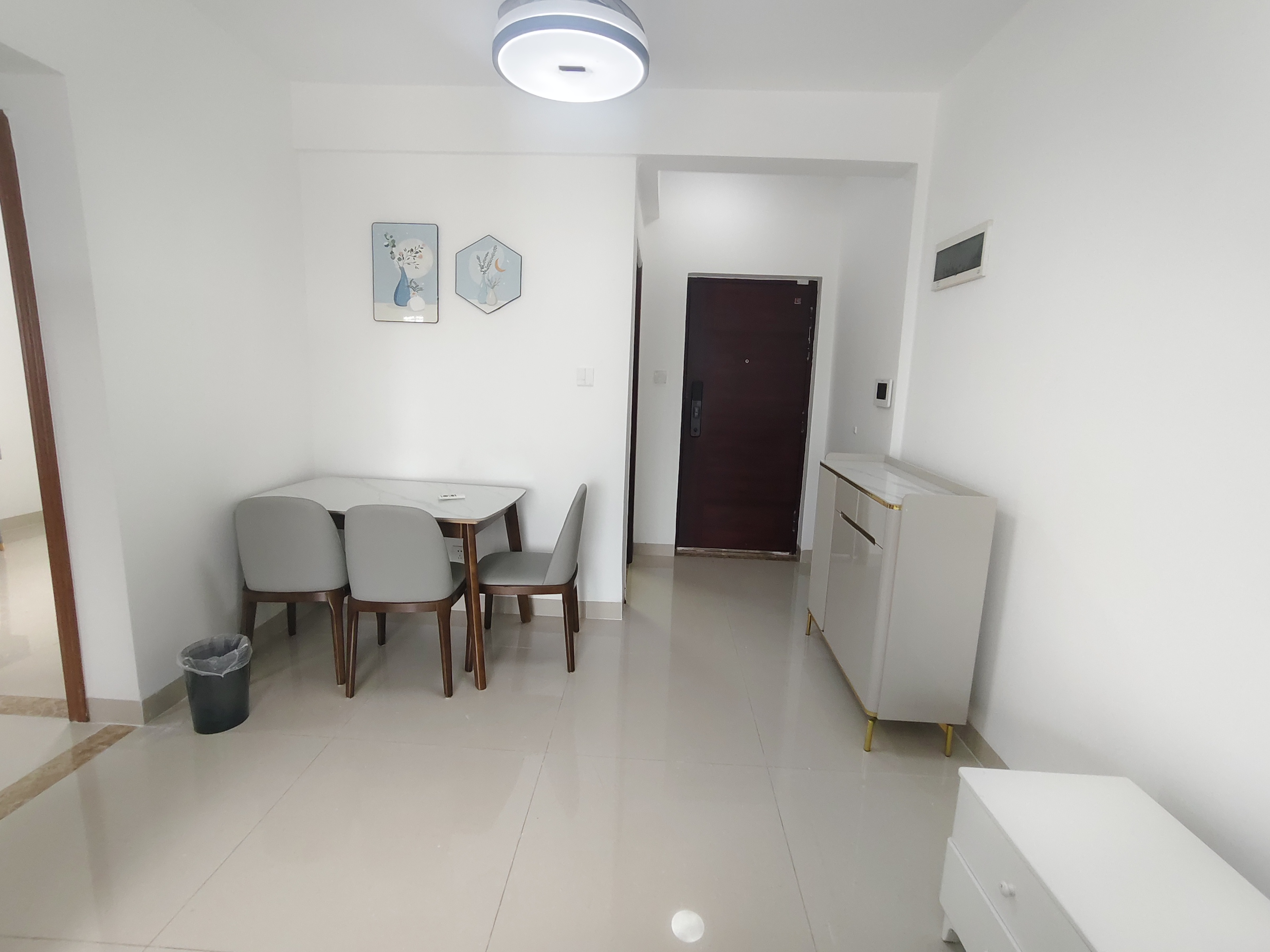 龙城新景  1室0厅0卫    2800.0元/月室内图