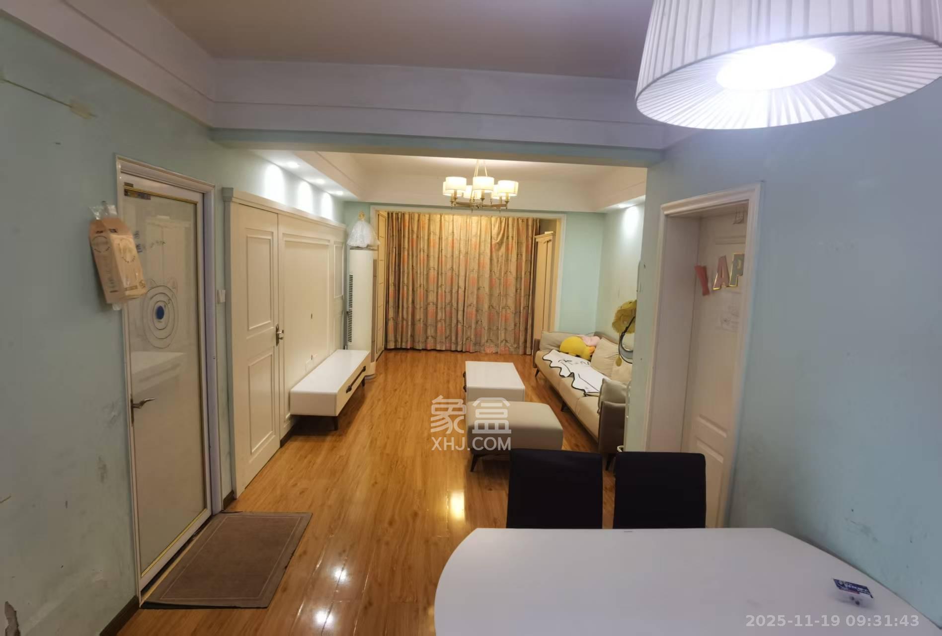 世茂铂翠湾一期 2室2厅1卫 2500.0元/月 世茂铂翠湾一期 2室2厅1卫 2500.0元/月室内图