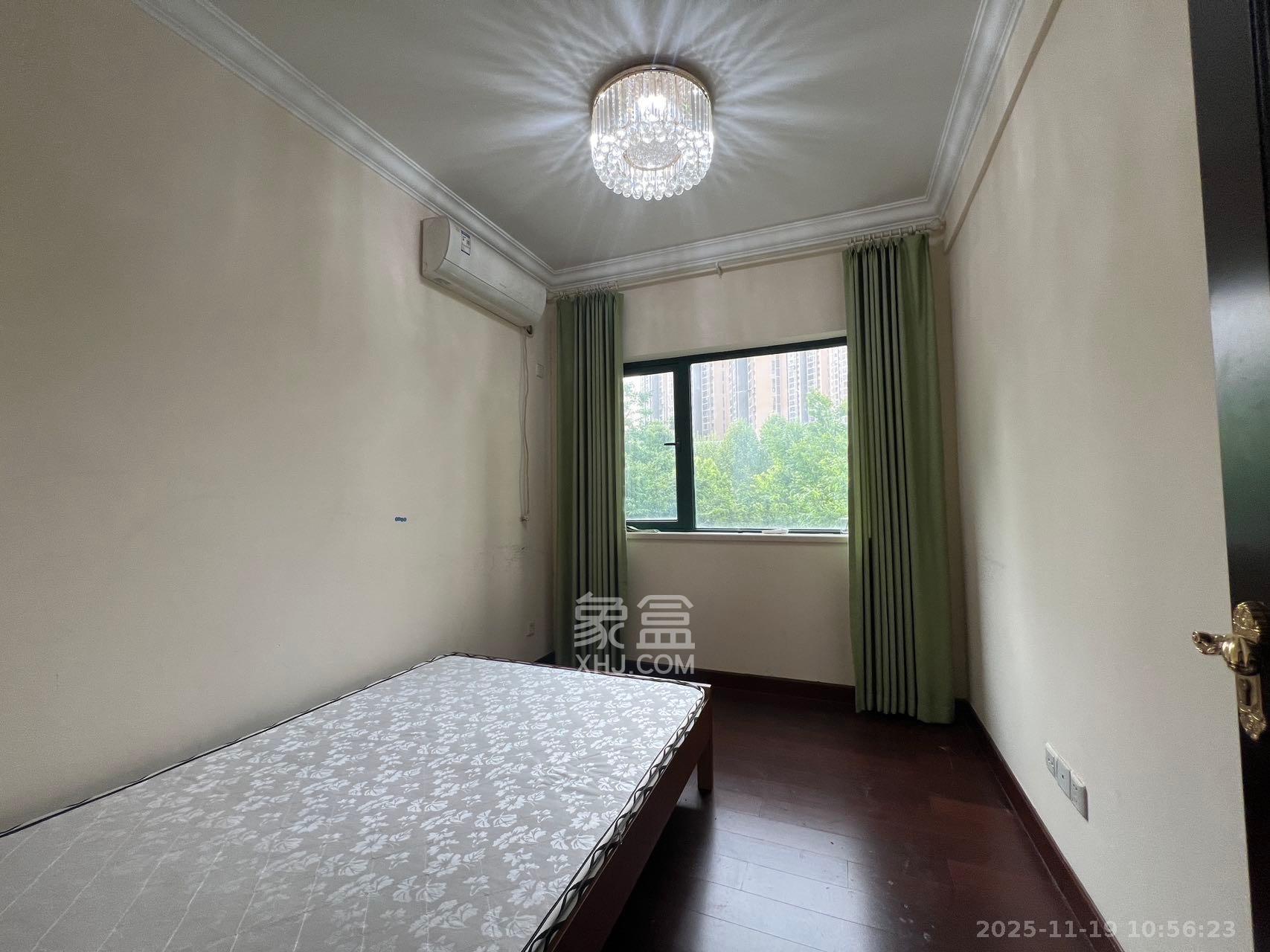 恒大雅苑  3室2厅2卫    2300.0元/月室内图