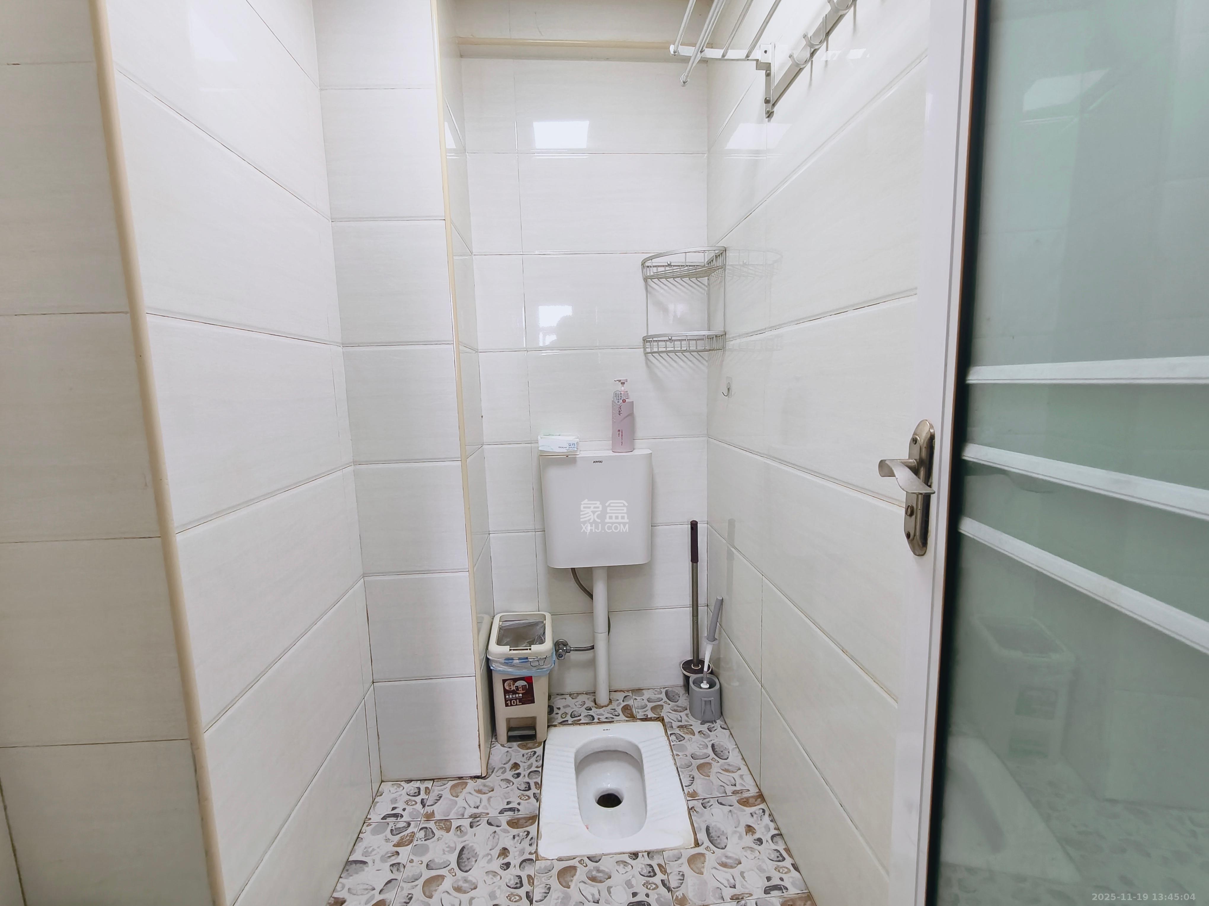 爵士湘 1室1厅1卫 1200.0元/月 爵士湘 1室1厅1卫 1200.0元/月室内图