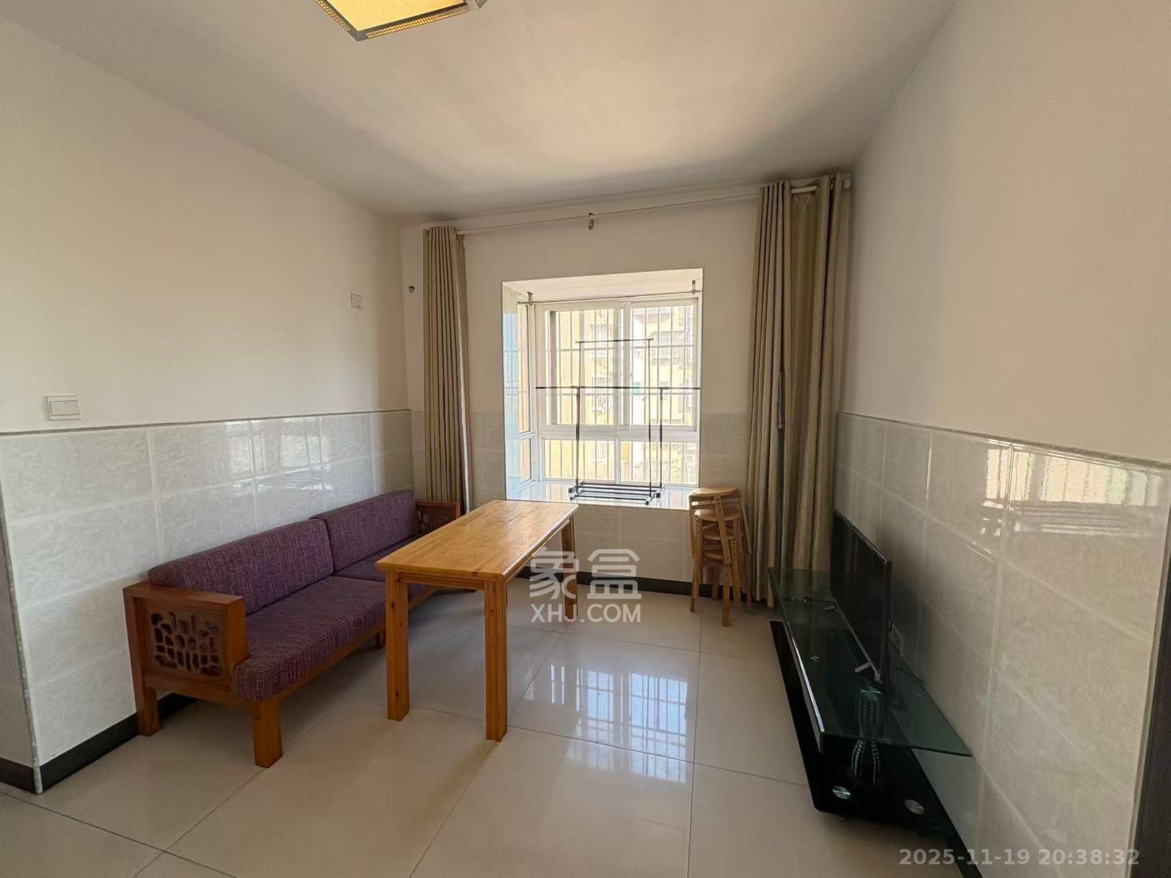 金石蓉园 1室1厅1卫 1300.0元/月 金石蓉园 1室1厅1卫 1300.0元/月室内图