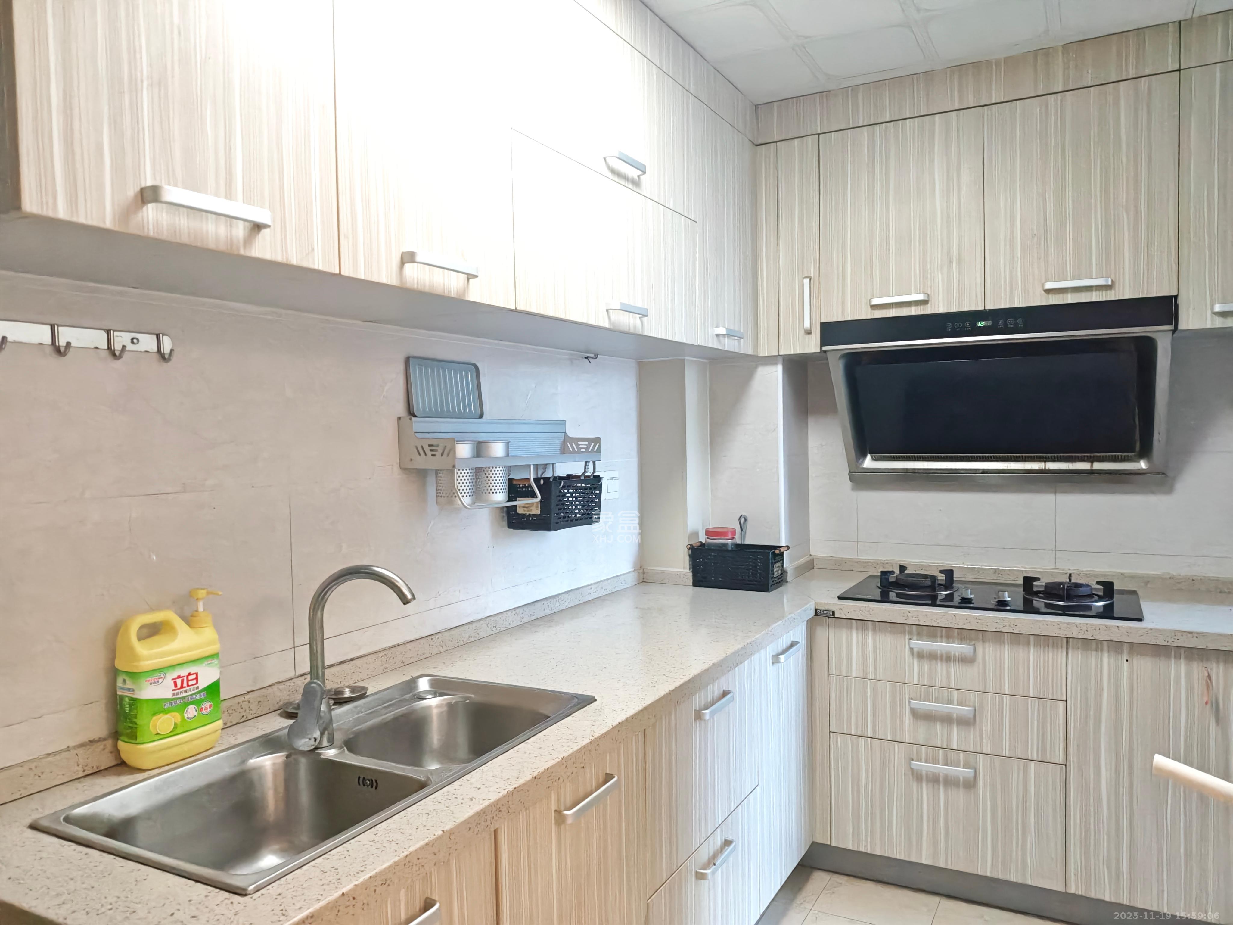 中国铁建梅溪青秀二期  3室2厅2卫    2900.0元/月室内图