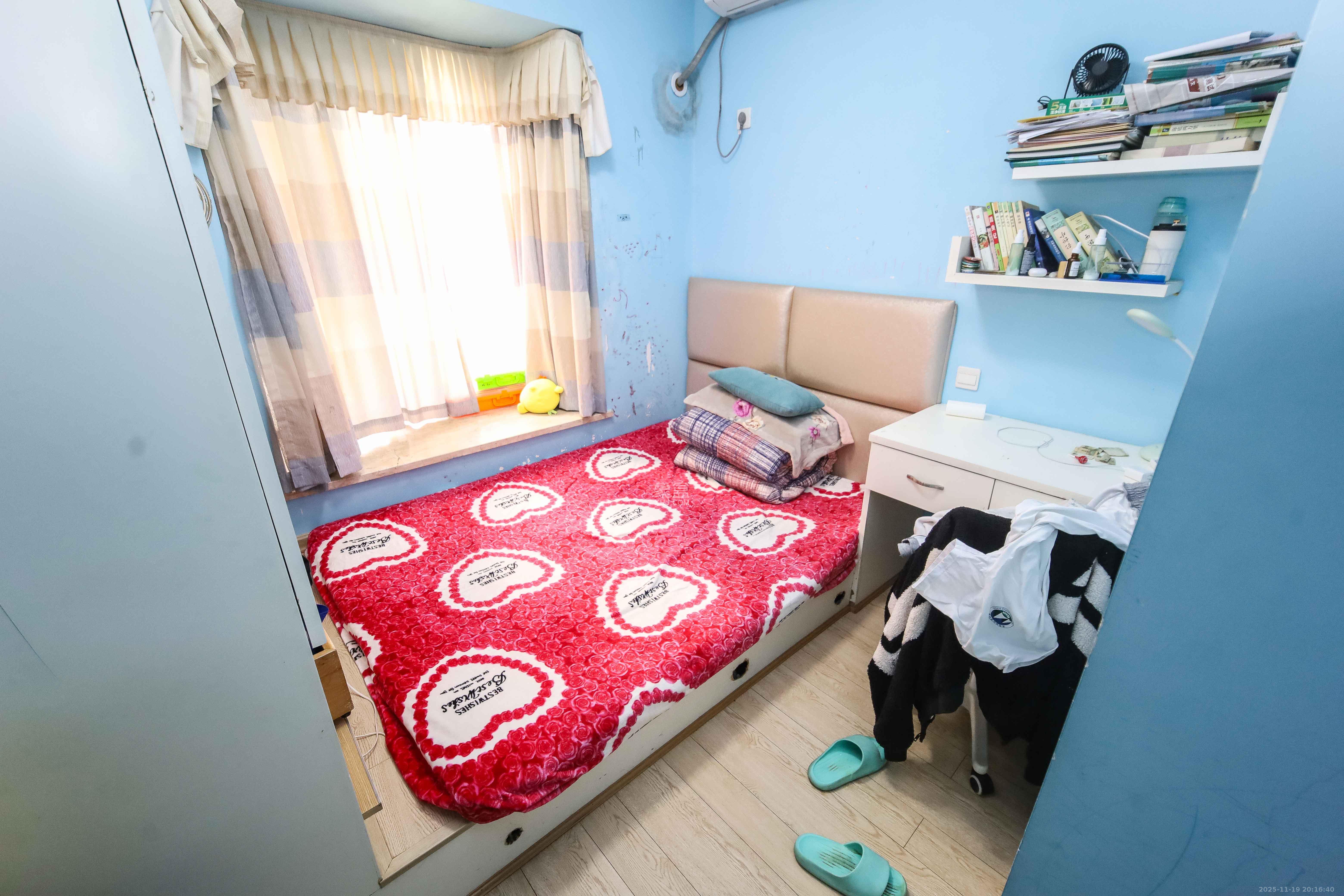 鸿基橄榄君庭 4室2厅2卫 130.0万 鸿基橄榄君庭 4室2厅2卫 130.0万卧室