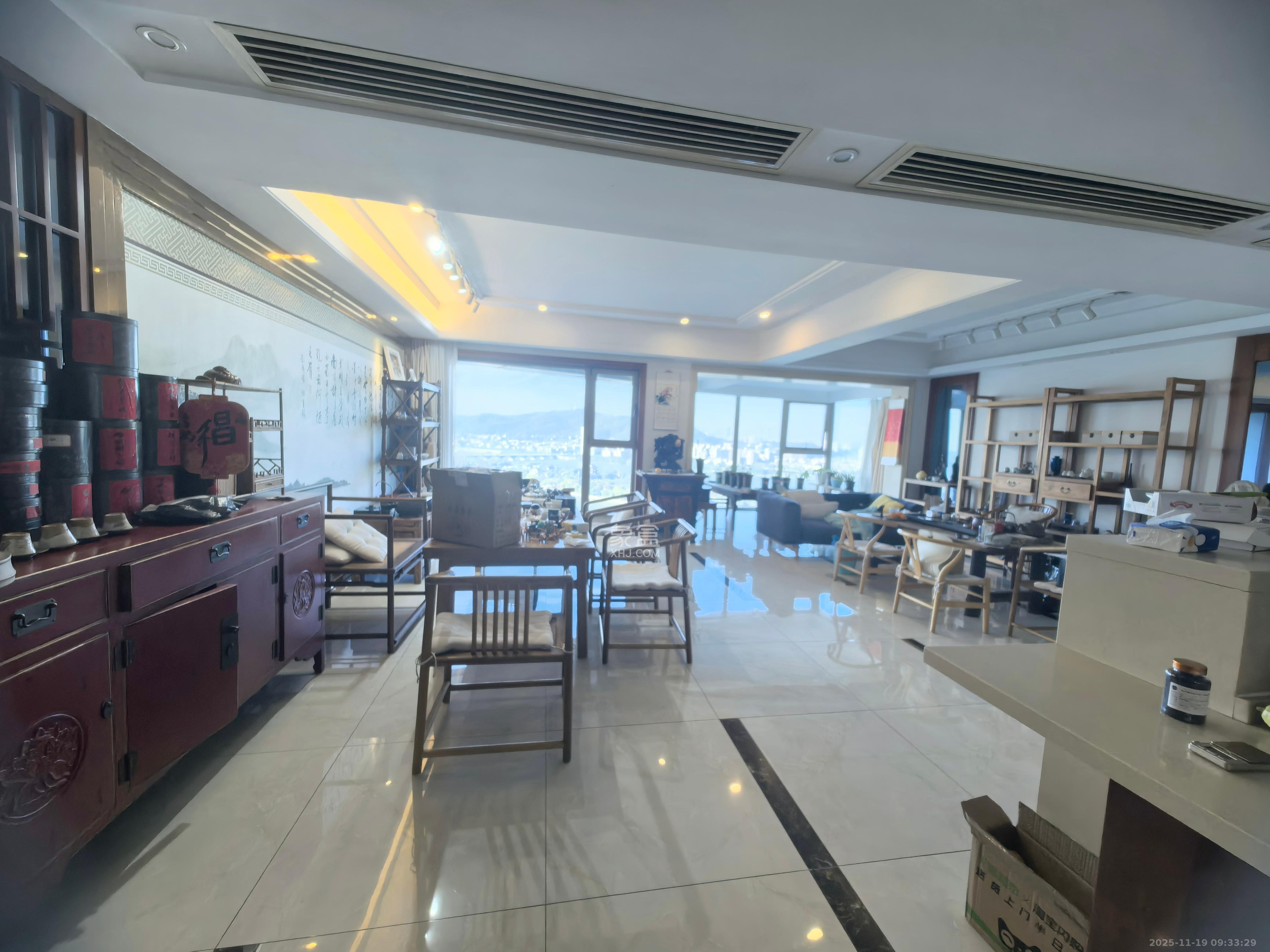 潮宗御苑  3室2厅2卫    8000.0元/月