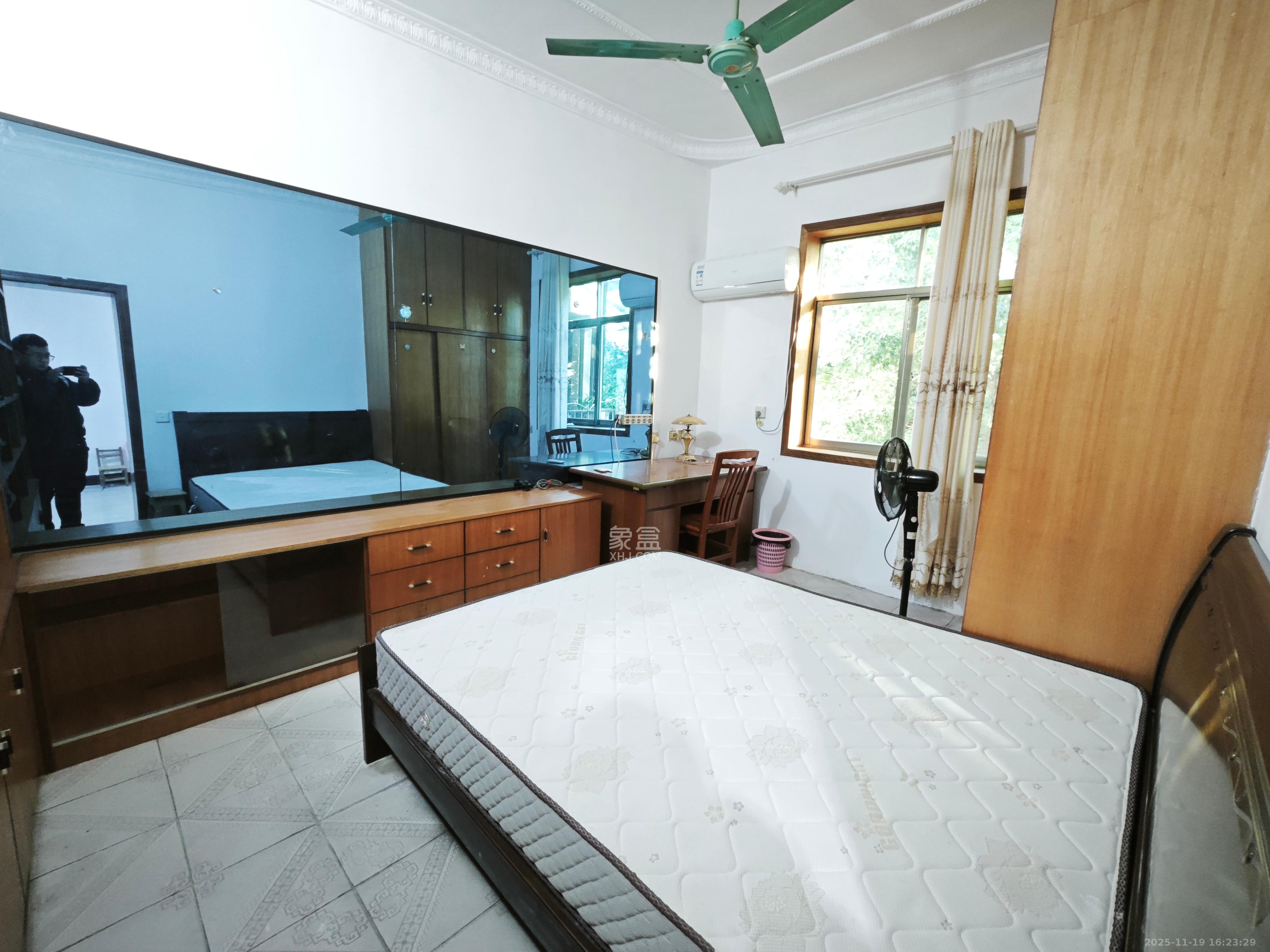 荷花村  2室1厅1卫    1600.0元/月室内图