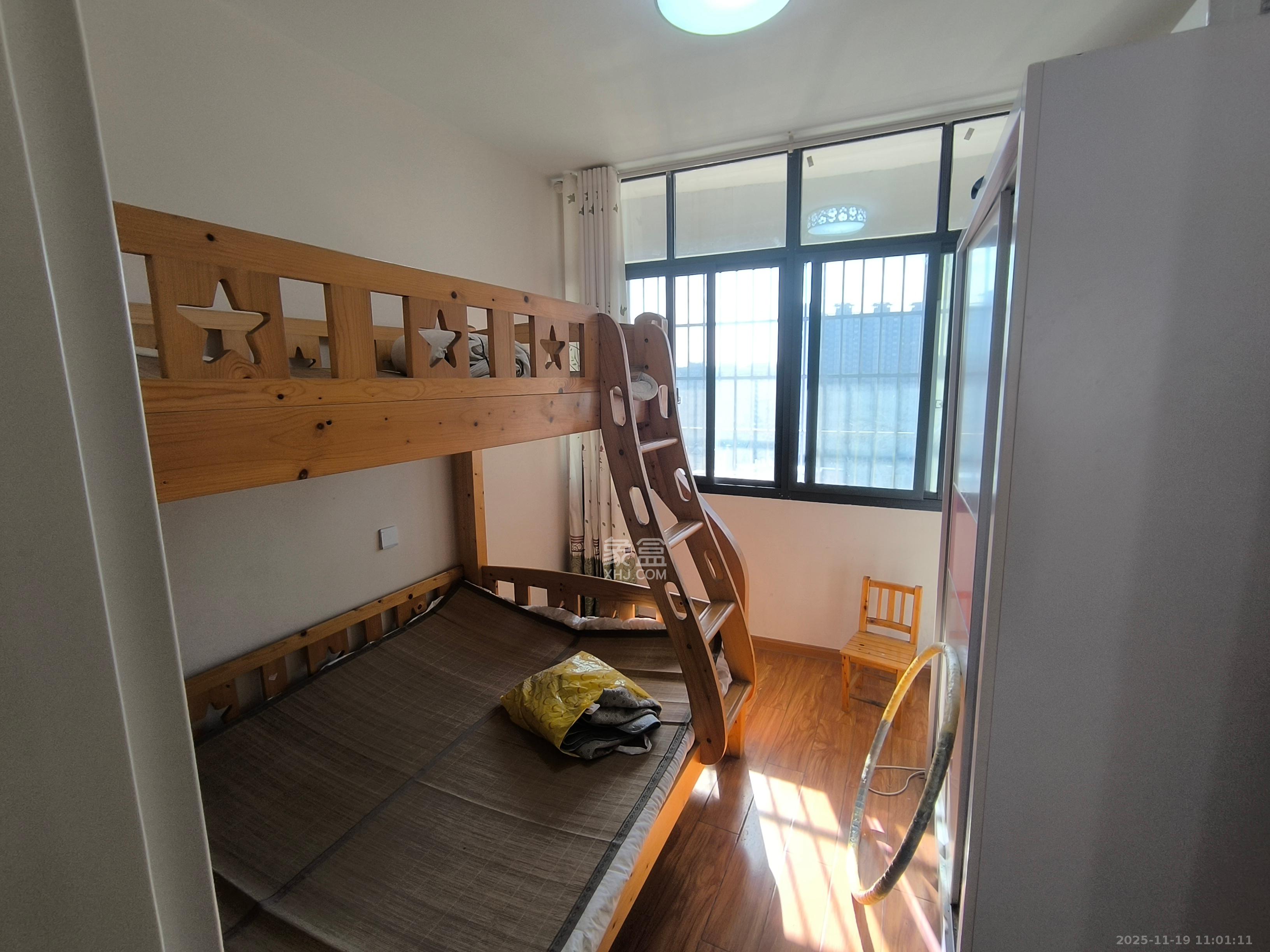 江山如画  3室2厅1卫    2500.0元/月室内图