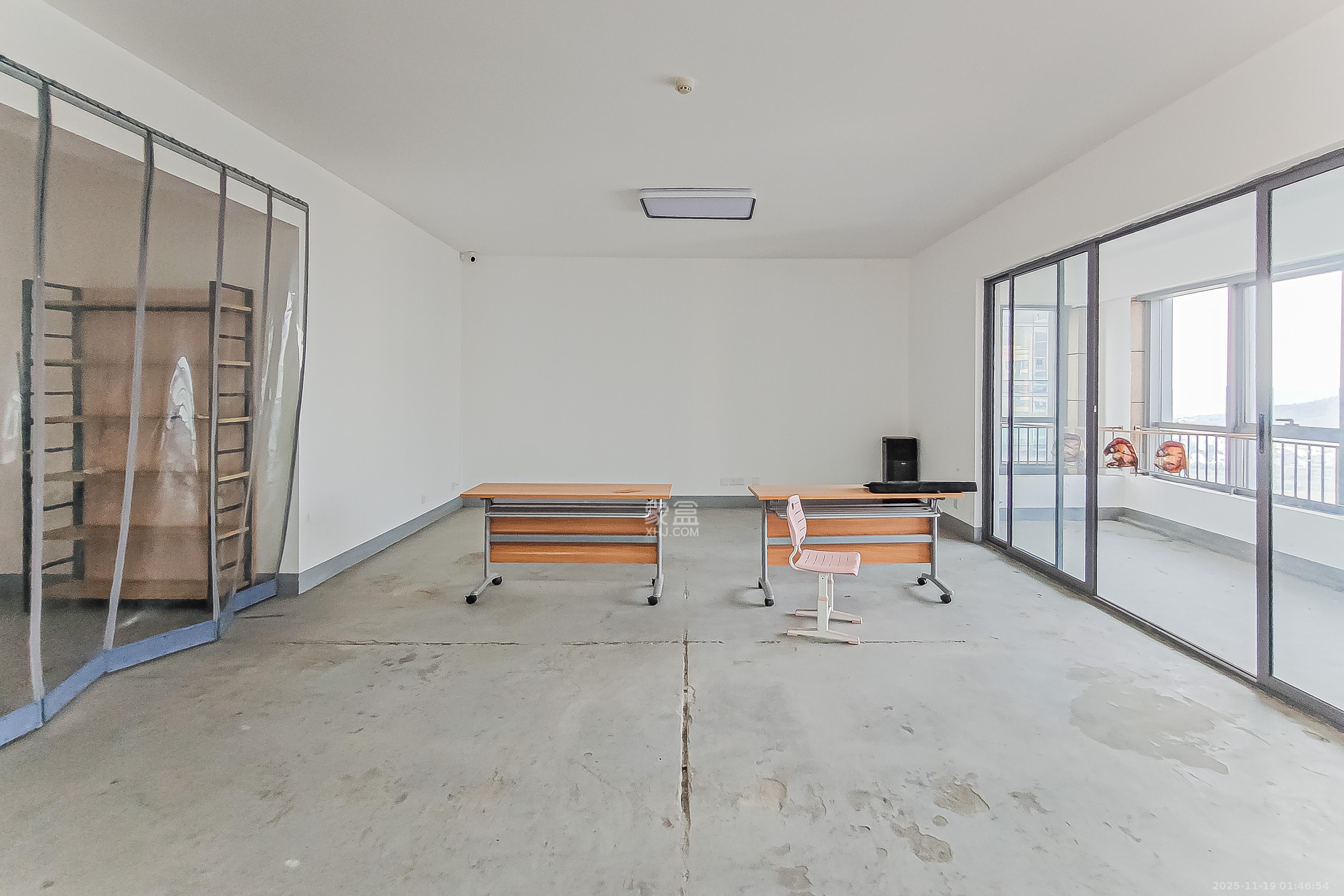 保利国际广场  4室2厅4卫    550.0万