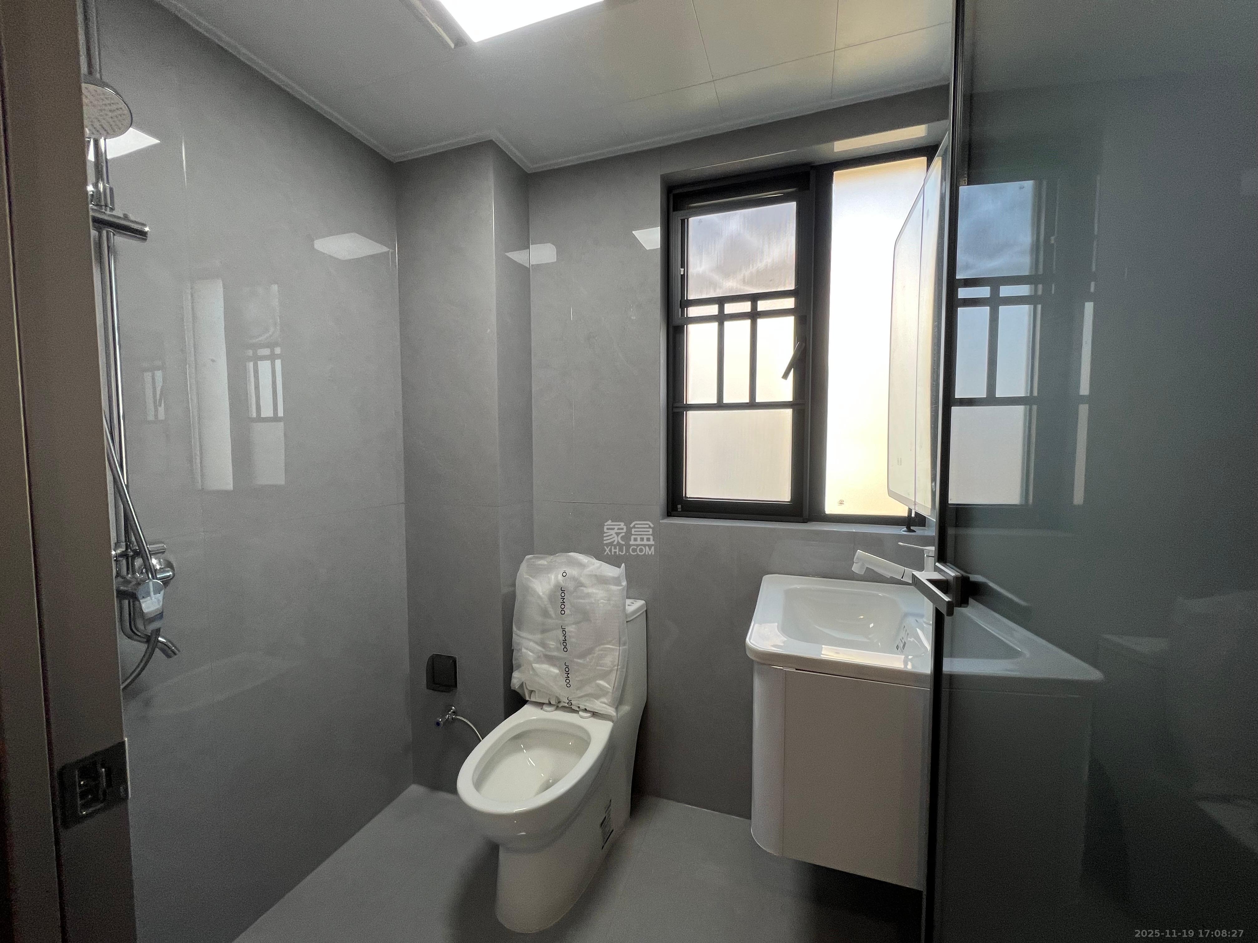 惟智园安置小区  3室2厅2卫    2700.0元/月室内图