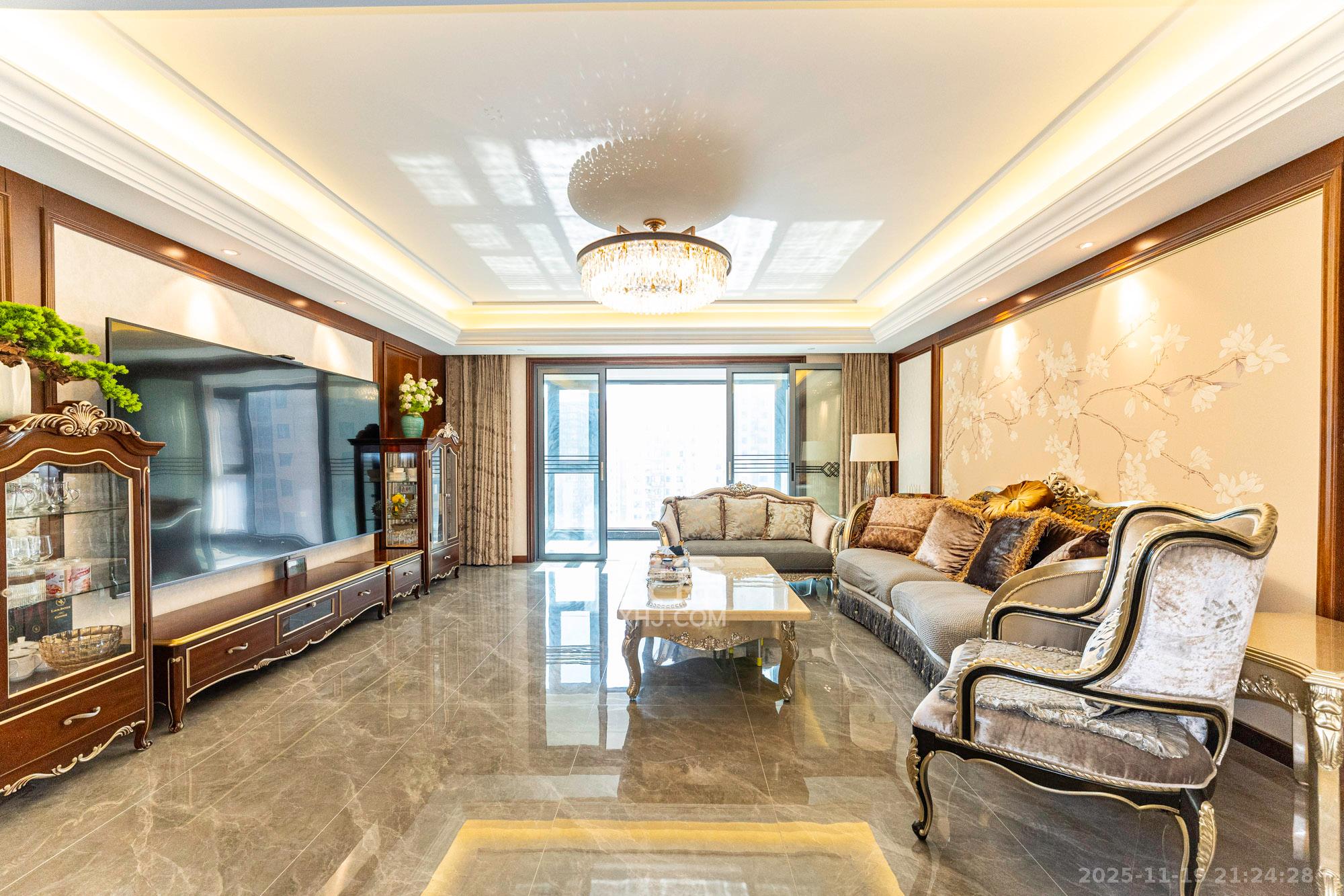 运达锦绣广场 6室2厅4卫 369.88万 运达锦绣广场 6室2厅4卫 369.88万客厅