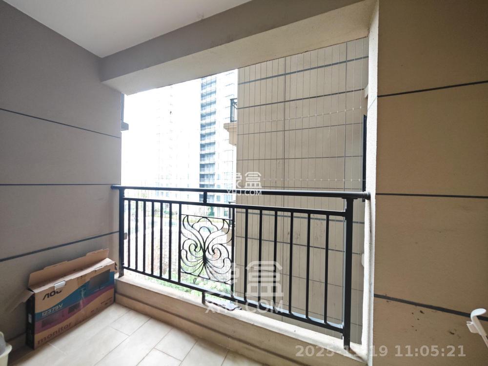 恒大上林苑 3室2厅2卫 2800.0元/月 恒大上林苑 3室2厅2卫 2800.0元/月室内图