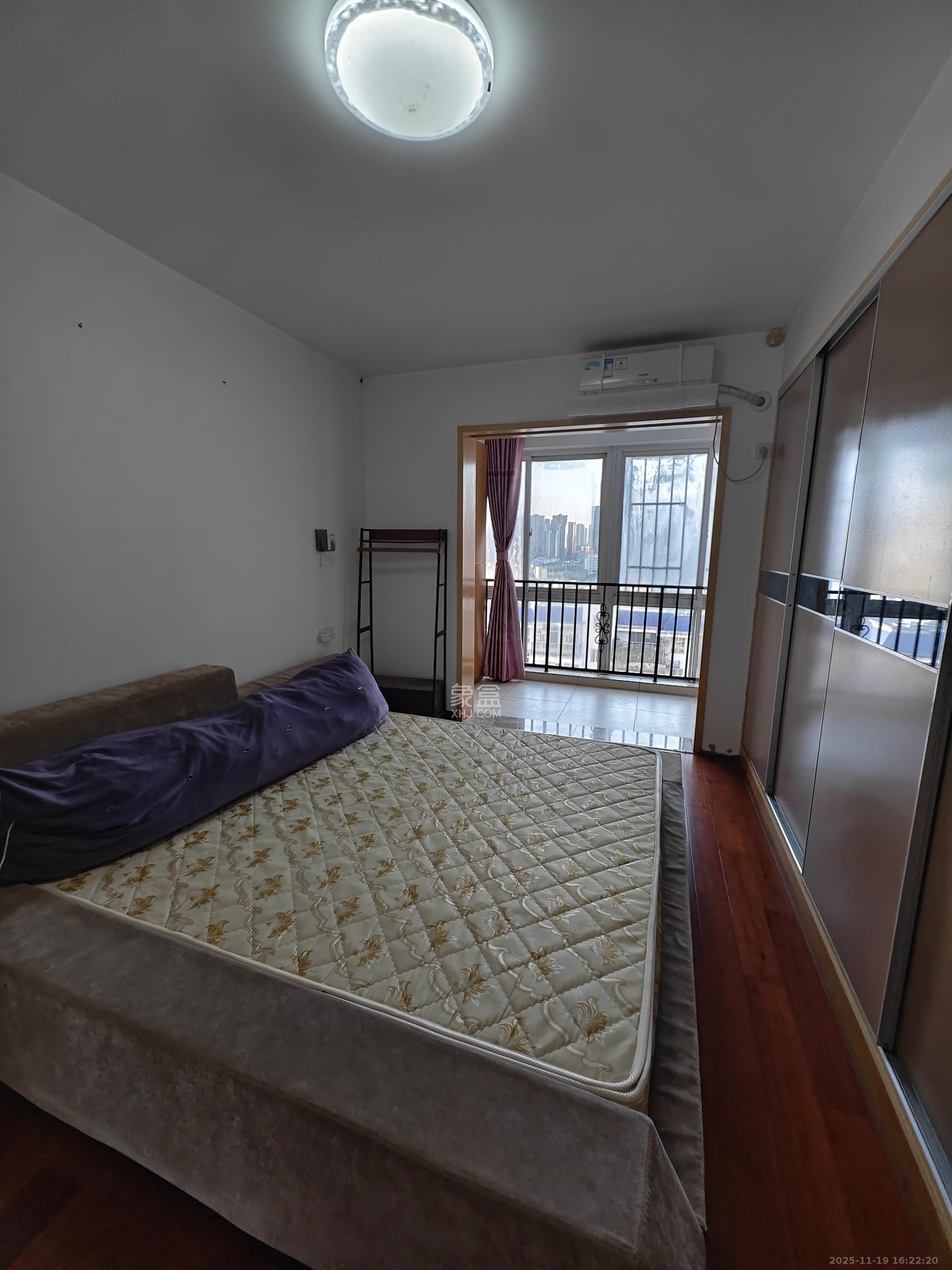 天翔新新家园 3室2厅2卫 2400.0元/月 天翔新新家园 3室2厅2卫 2400.0元/月室内图