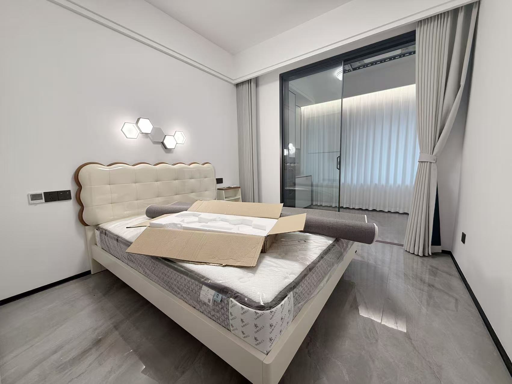 建发央著（悦发央著）  1室0厅0卫    180.0万室内图