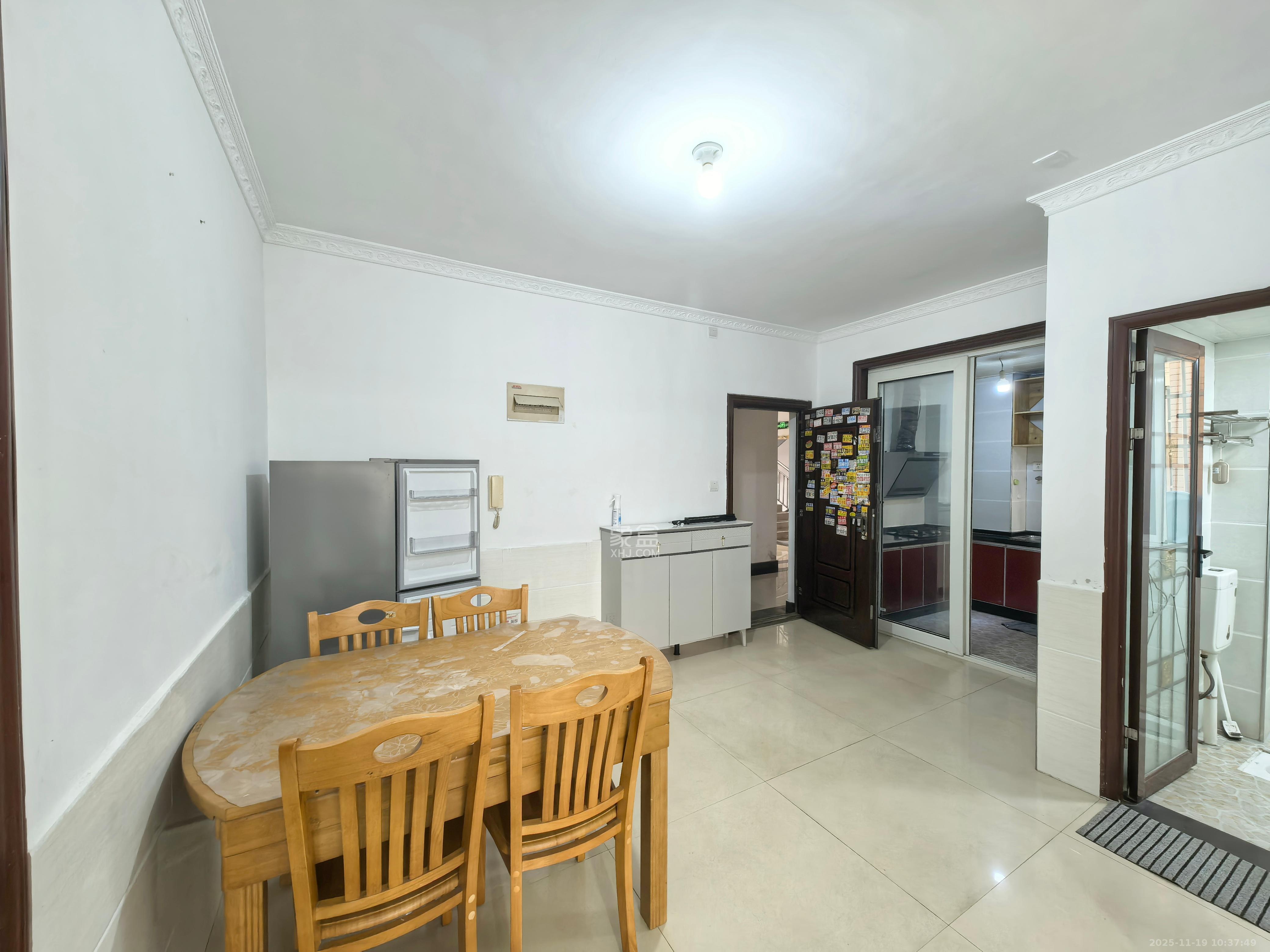 和润园一、二期  2室2厅1卫    1800.0元/月室内图