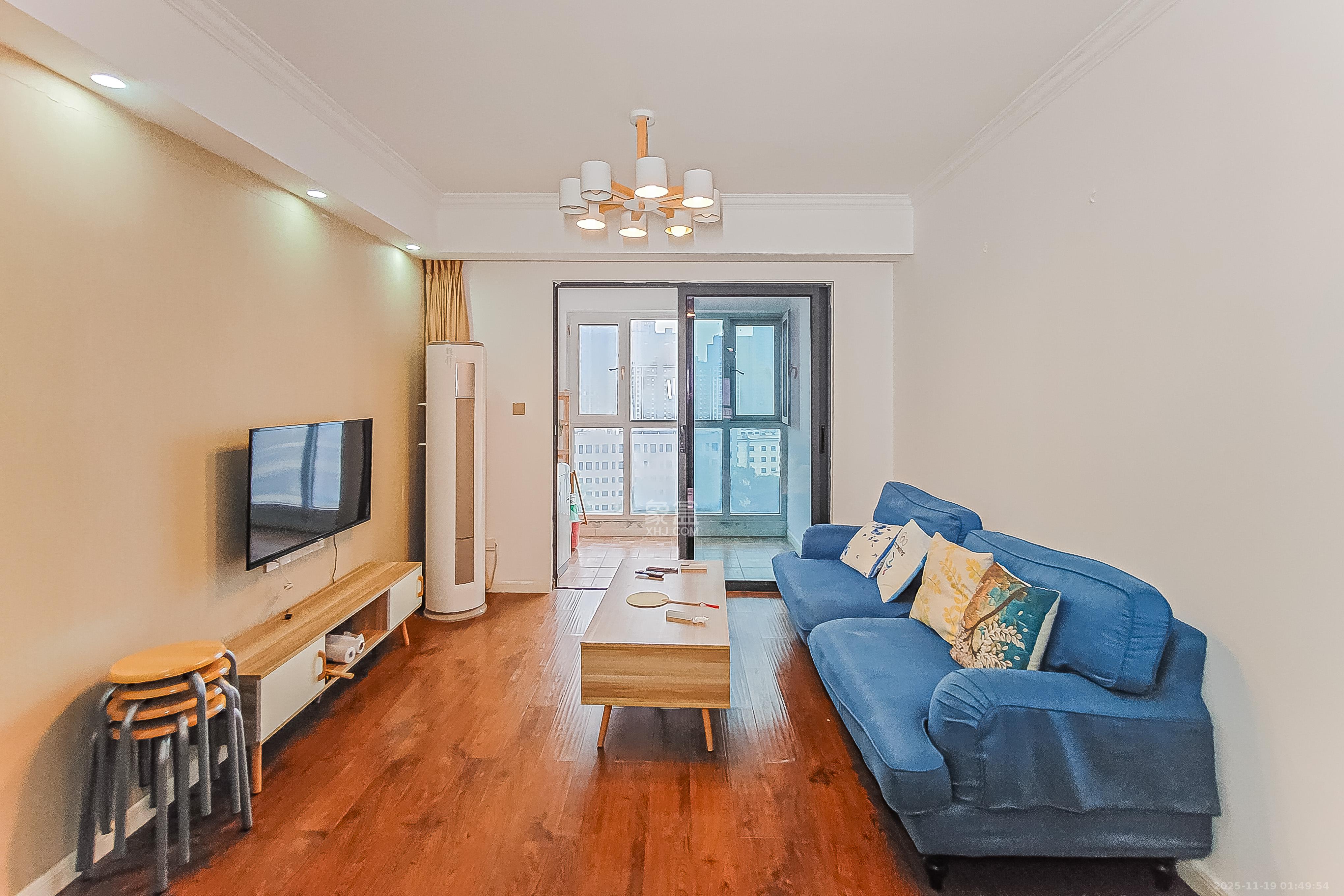 建发中央公园(建发美地) 2室2厅1卫 98.0万 建发中央公园(建发美地) 2室2厅1卫 98.0万客厅