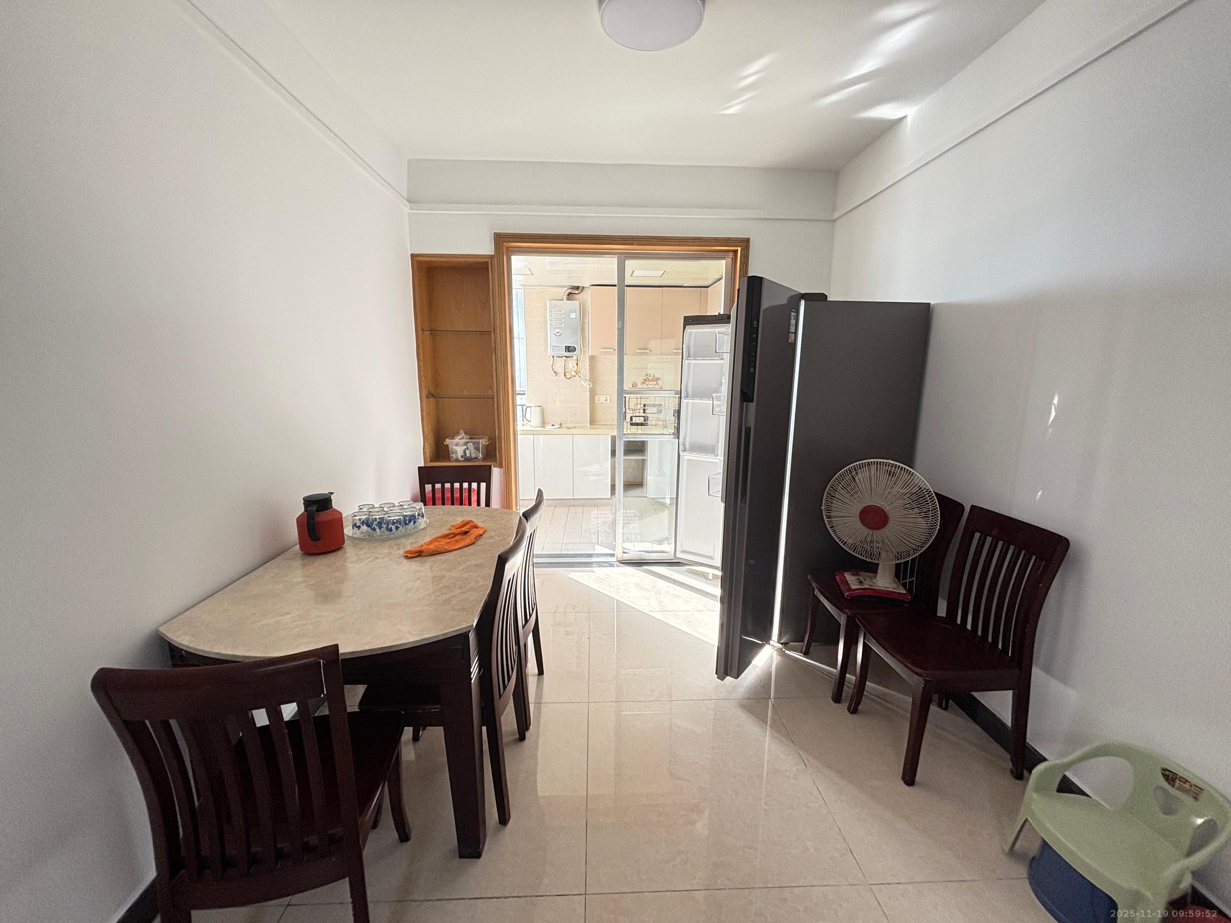 钱隆樽品(一、二、三期) 3室2厅2卫 2400.0元/月 钱隆樽品(一、二、三期) 3室2厅2卫 2400.0元/月室内图