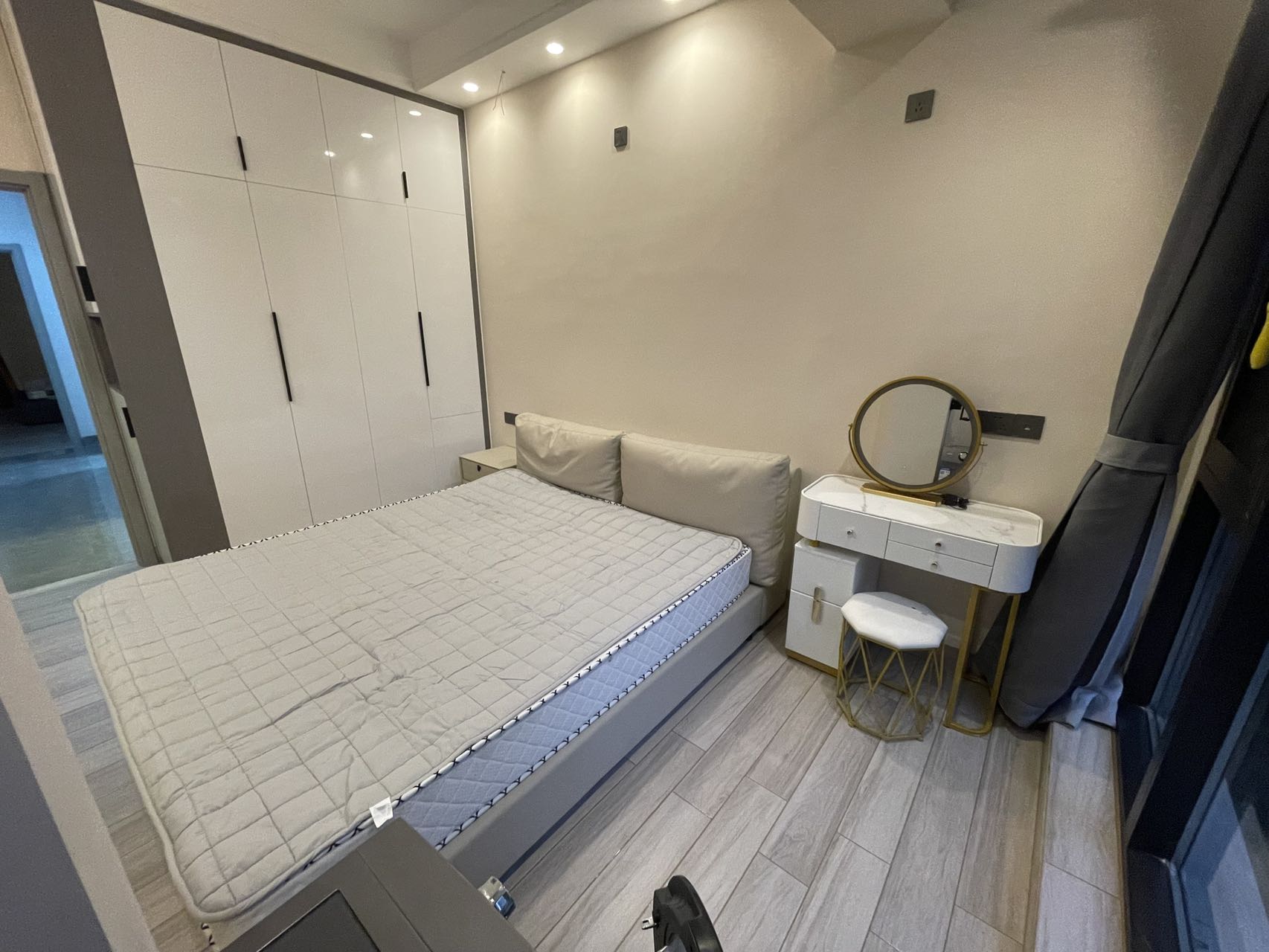 绿地海长流一期  2室2厅2卫    3200.0元/月室内图