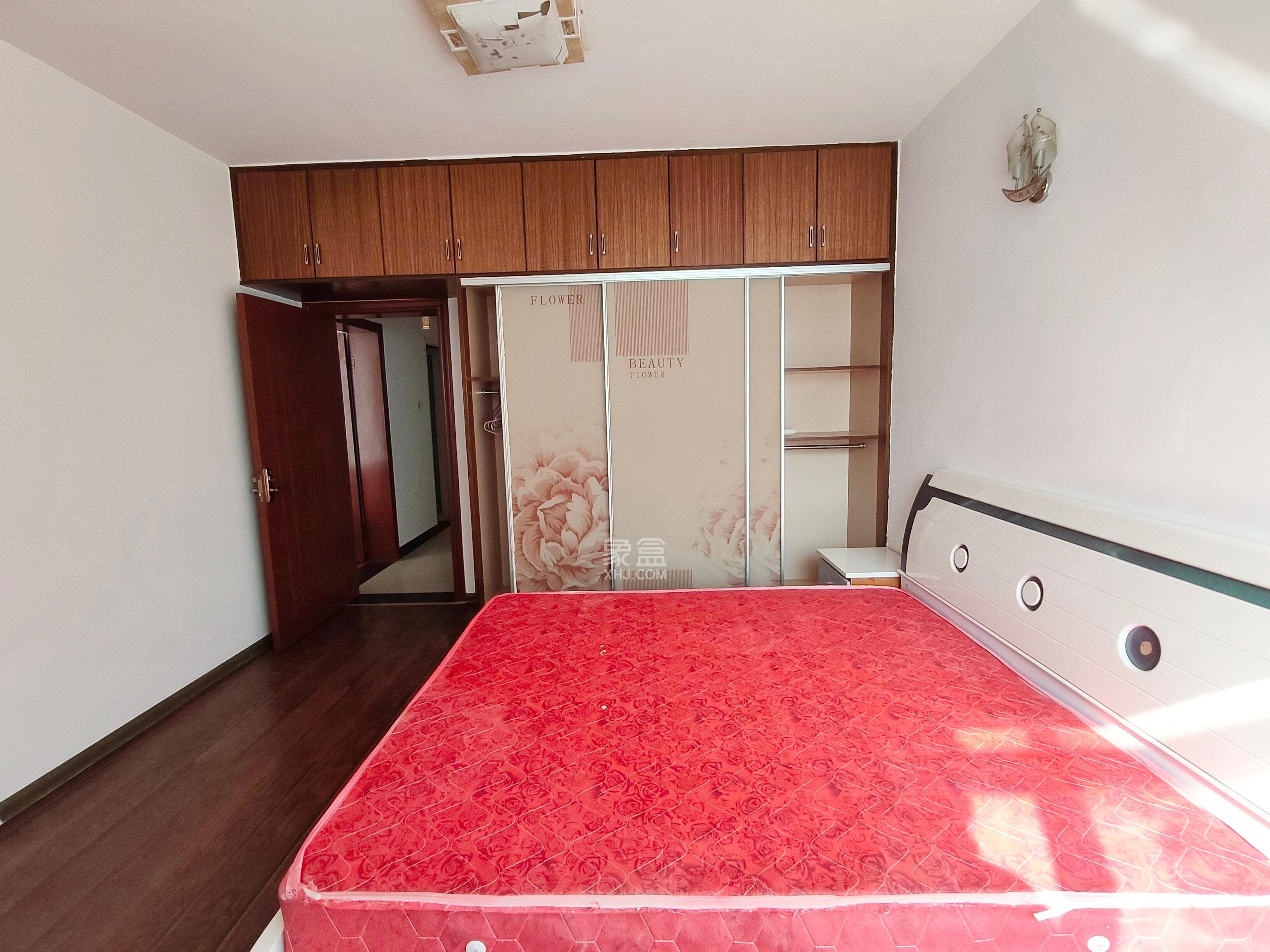 华天LOHO小镇 3室2厅1卫 1600.0元/月 华天LOHO小镇 3室2厅1卫 1600.0元/月室内图