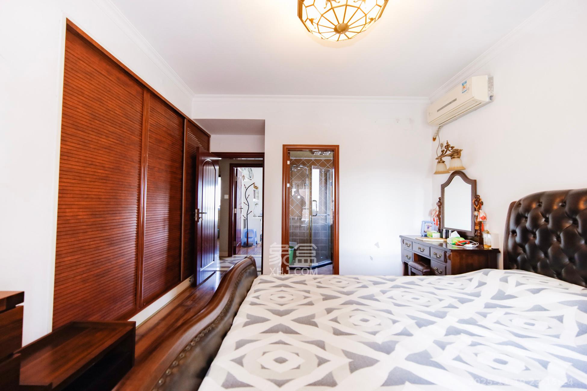 上海城小区  3室2厅2卫    108.0万卧室