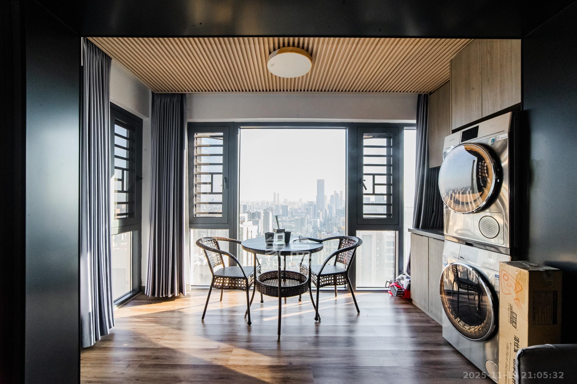 北辰三角洲C3区  3室2厅2卫    180.0万阳台