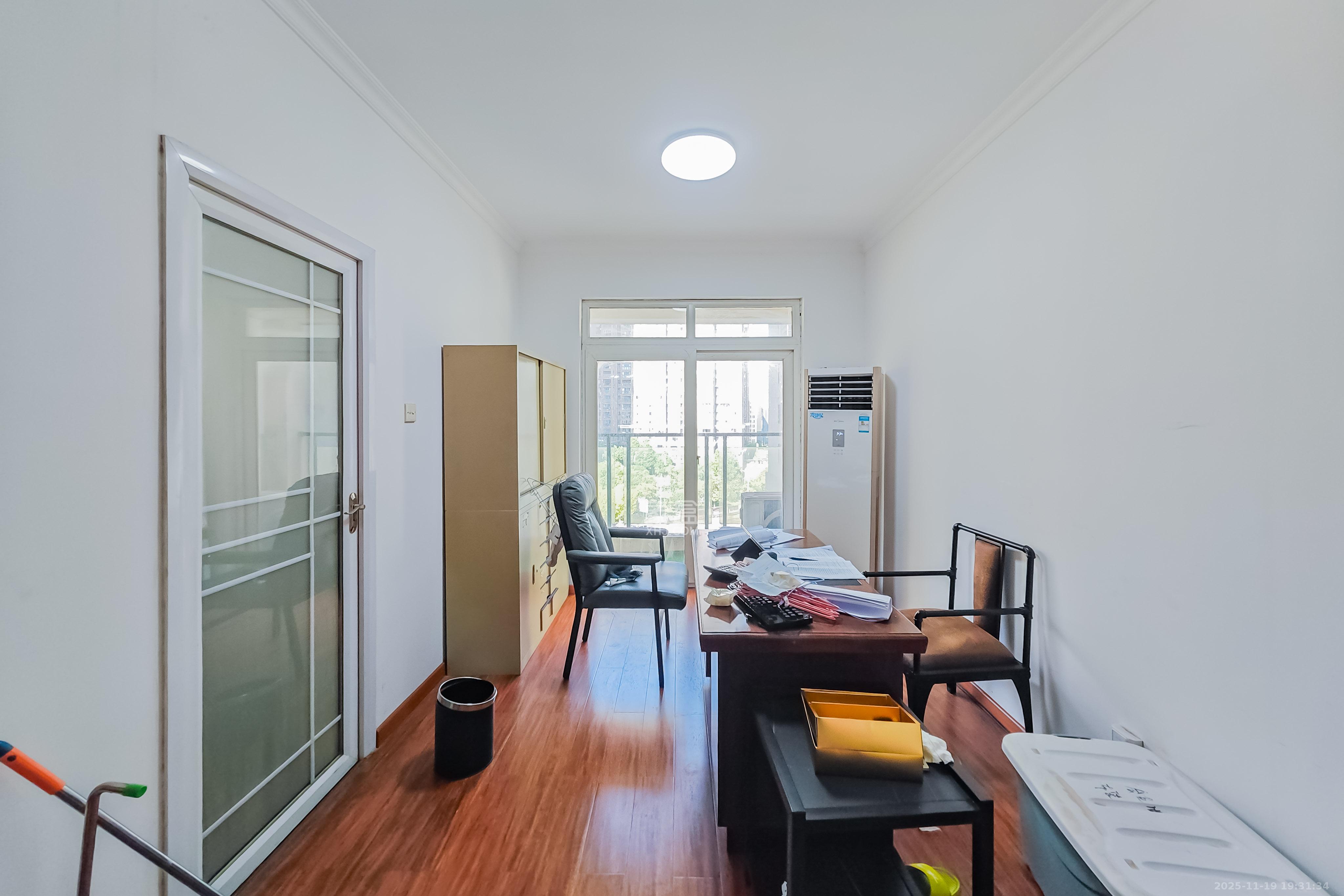 恒丰天湘华庭  3室2厅2卫    75.0万其他