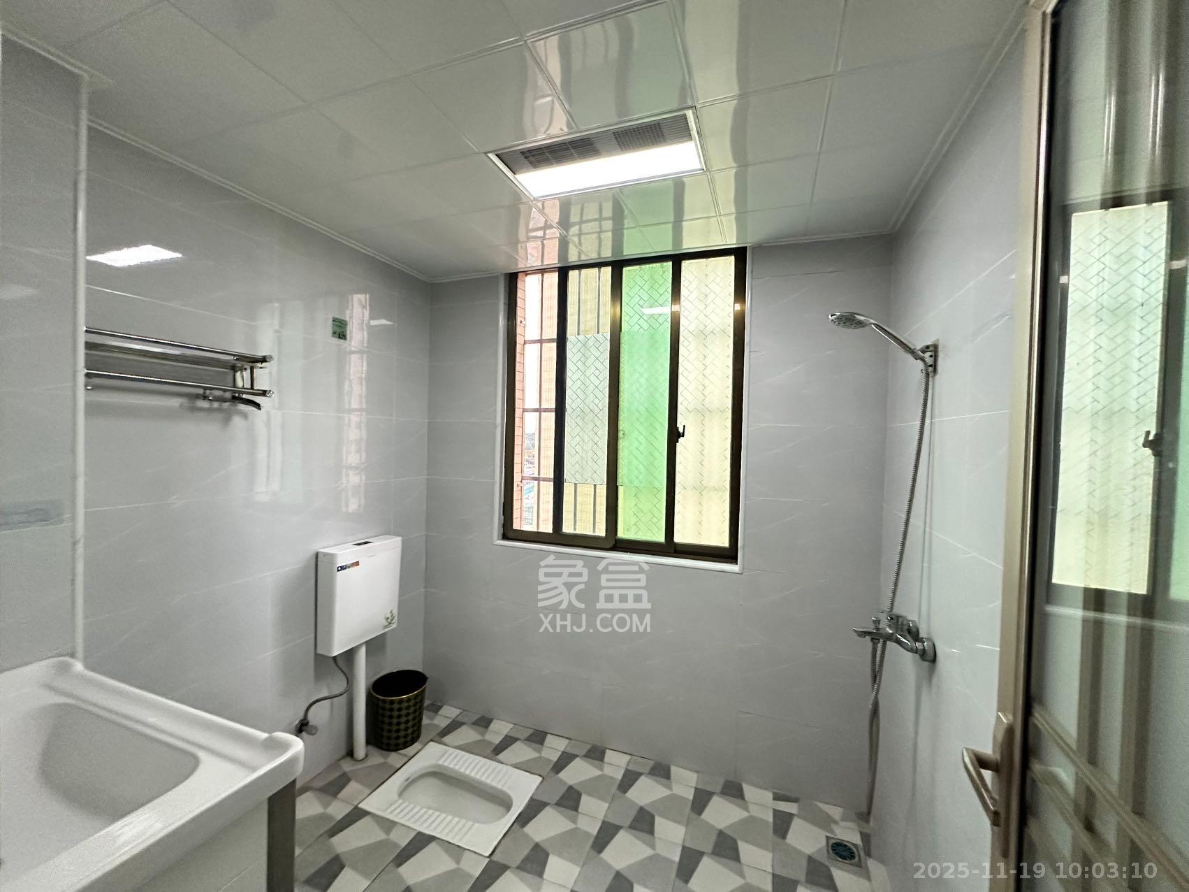 鄱阳佳郡 3室2厅2卫 1900.0元/月 鄱阳佳郡 3室2厅2卫 1900.0元/月室内图