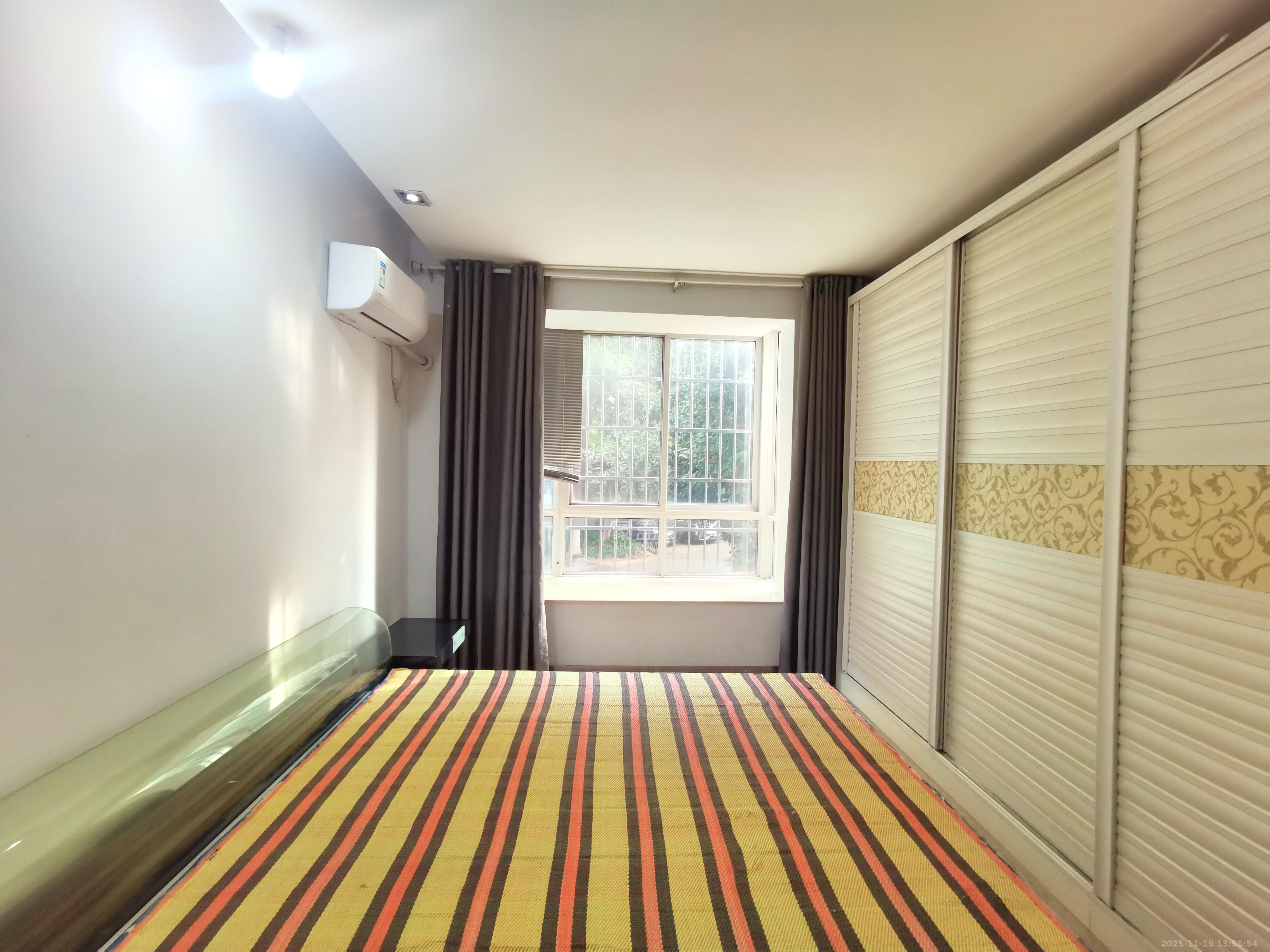 山语城一期  3室2厅1卫    2200.0元/月室内图