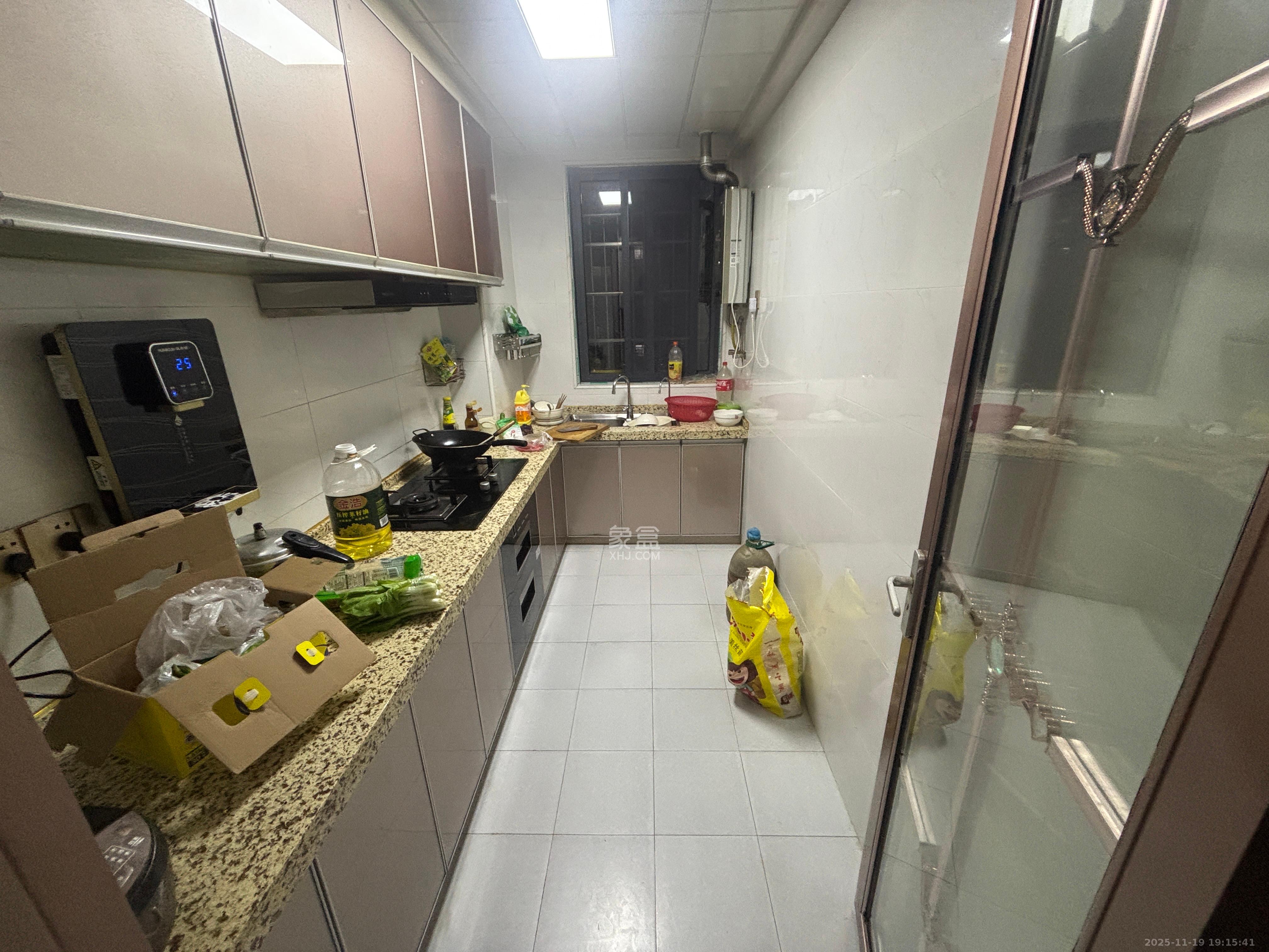 桥头家苑一期  3室2厅2卫    1600.0元/月室内图