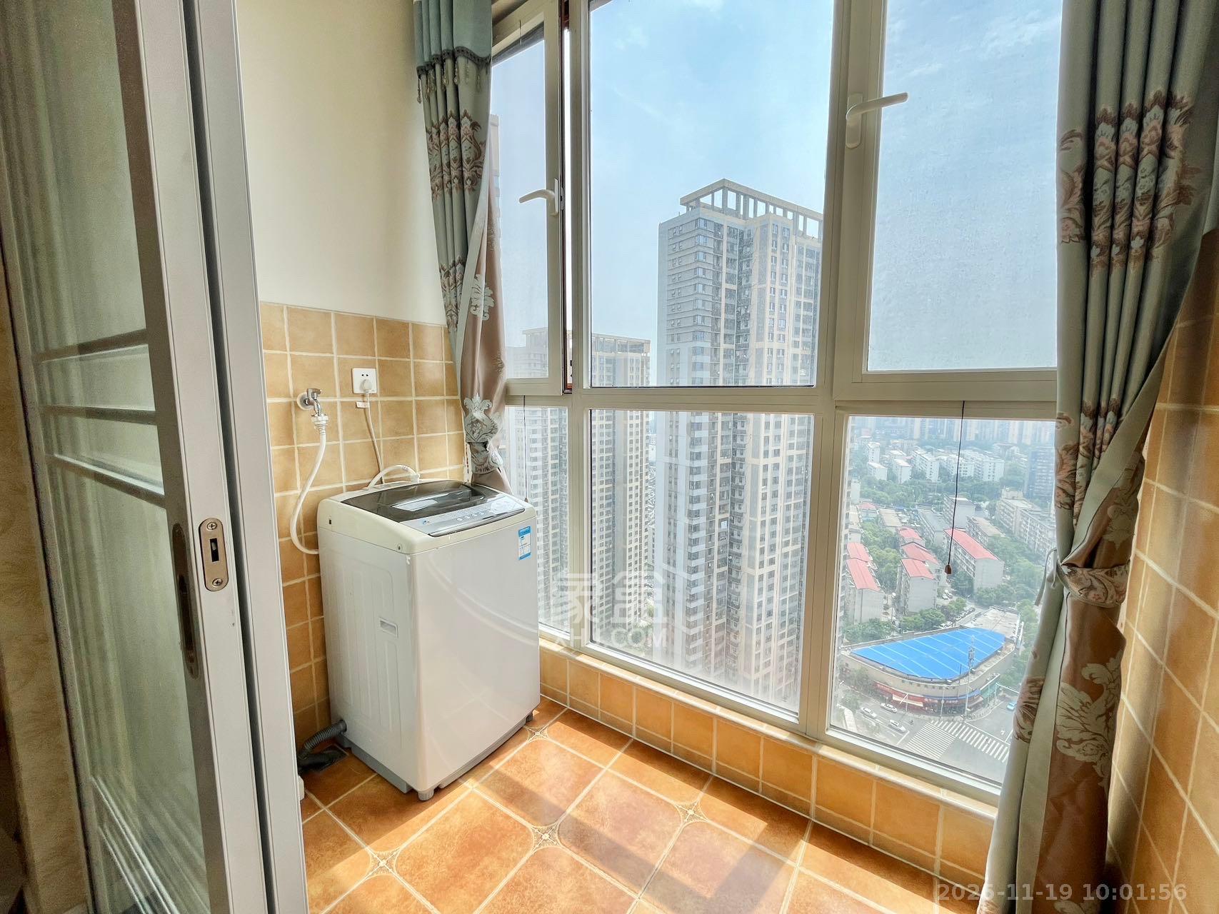 北辰三角洲E4区  1室1厅1卫    1800.0元/月室内图