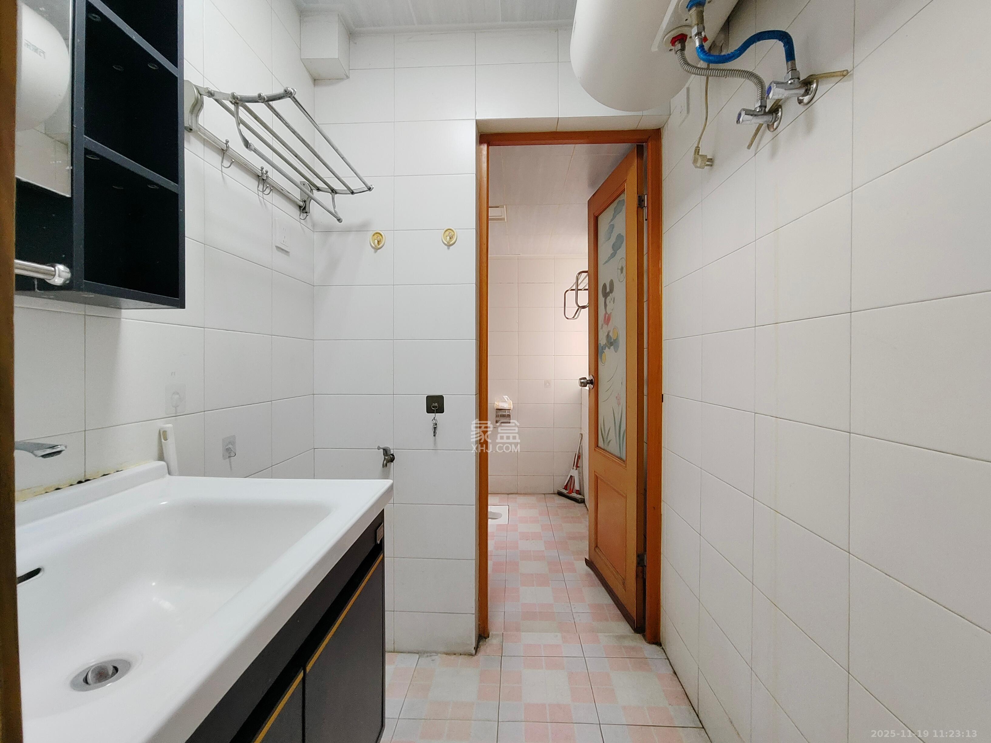 新桥小区 3室2厅2卫 2000.0元/月 新桥小区 3室2厅2卫 2000.0元/月室内图