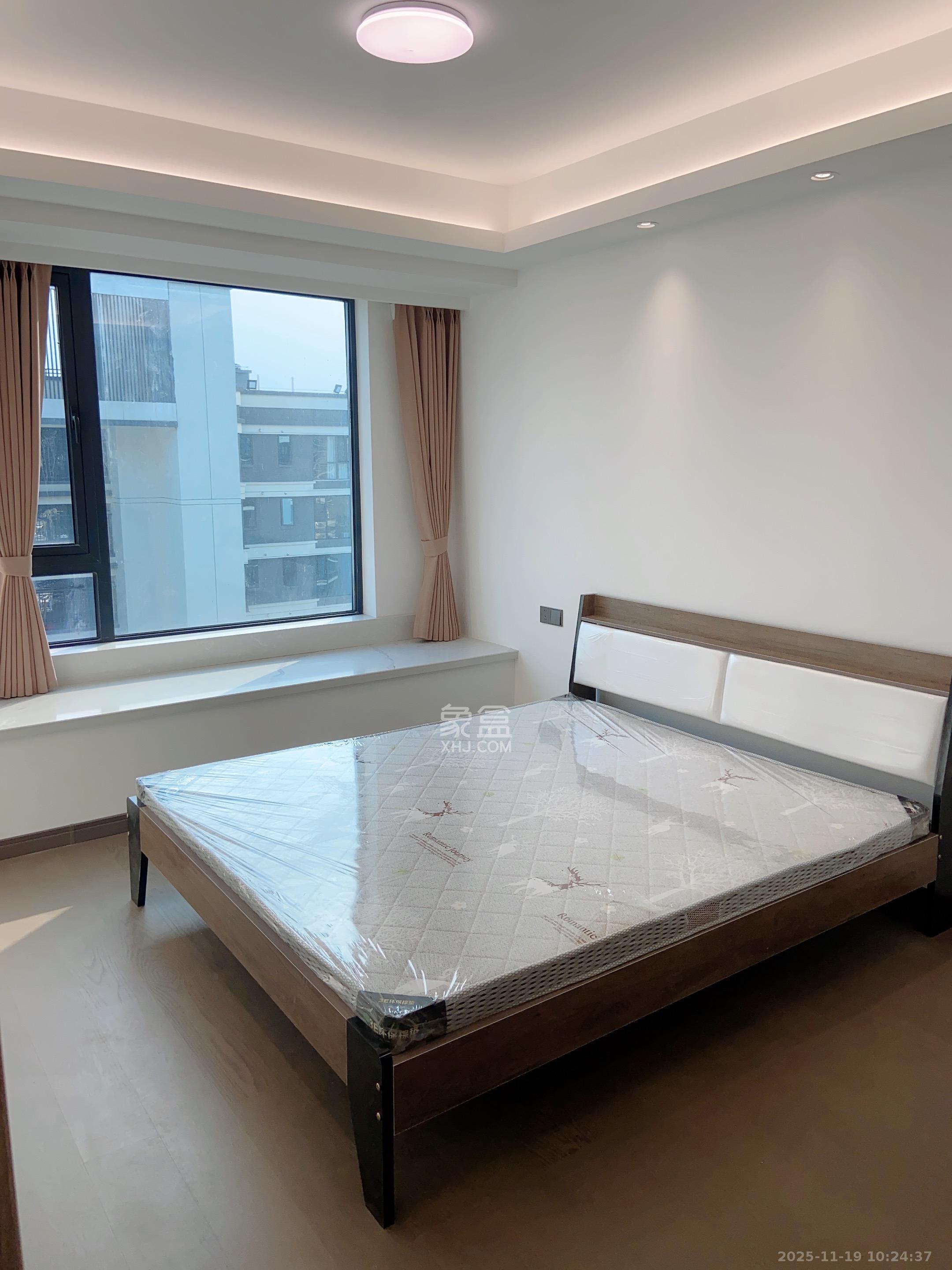 旭辉铂宸府  3室2厅2卫    2500.0元/月室内图