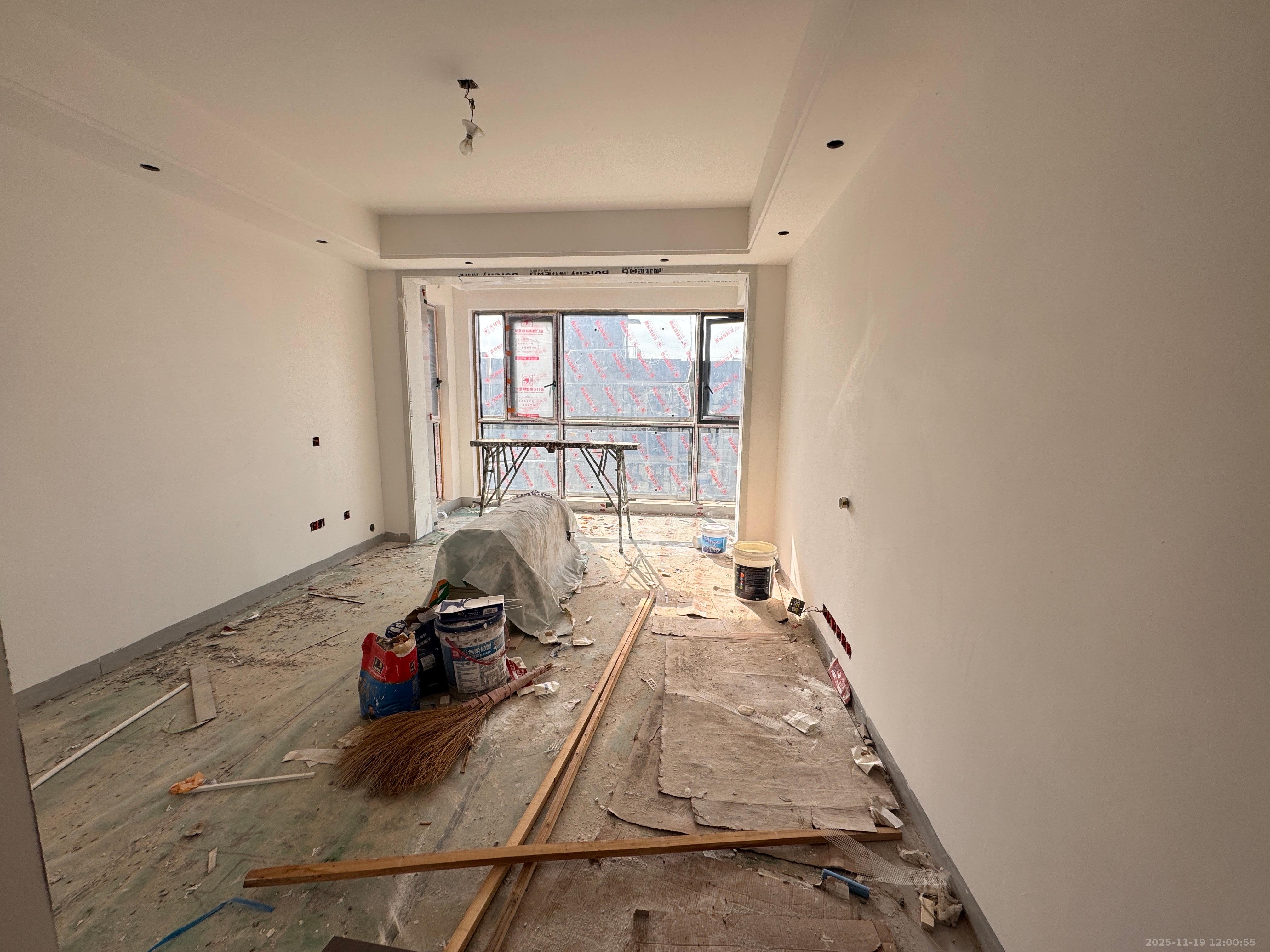 先锋新宇  2室1厅1卫    2400.0元/月