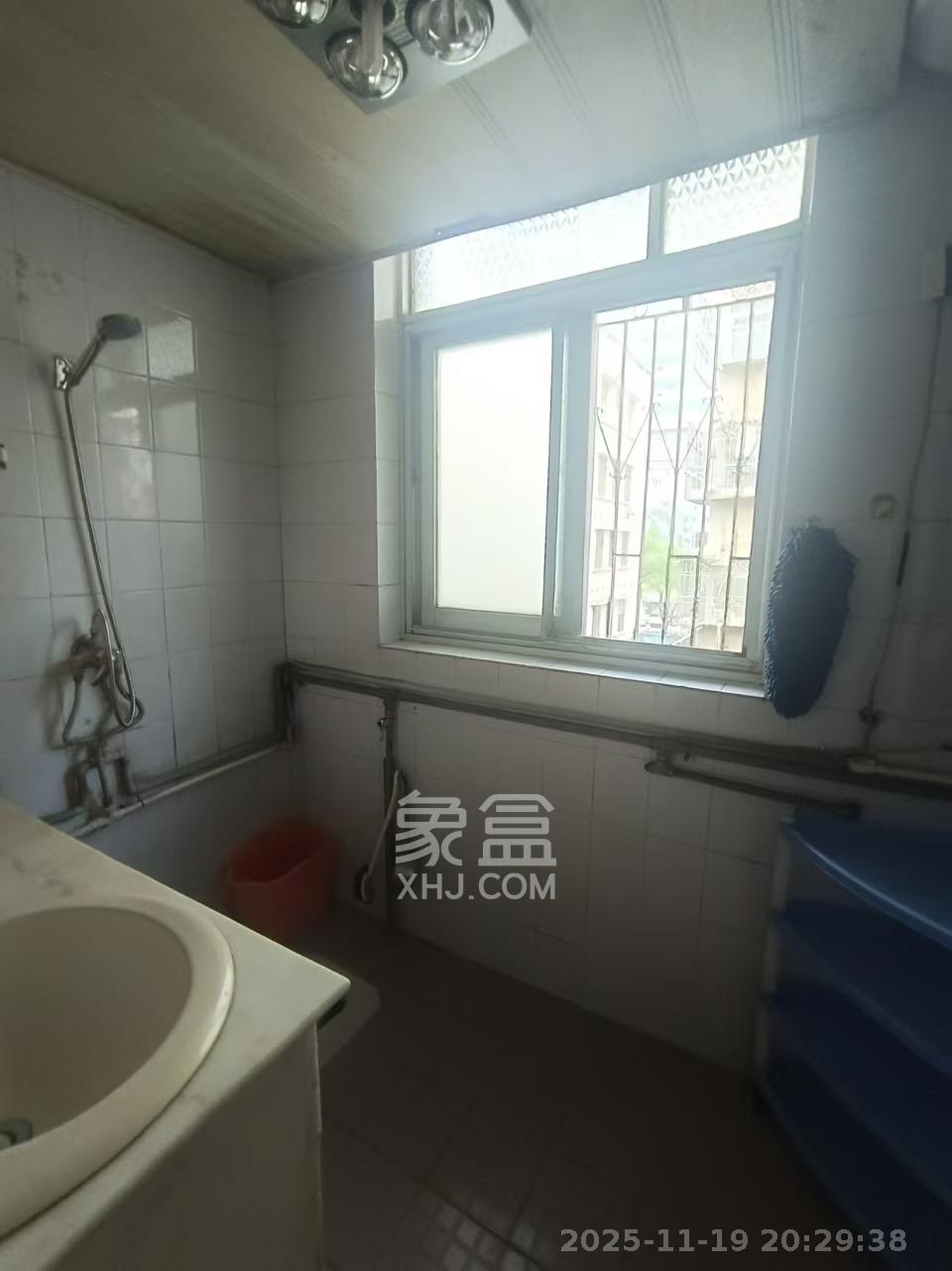 解放东路建行宿舍 2室1厅1卫 2000.0元/月 解放东路建行宿舍 2室1厅1卫 2000.0元/月室内图