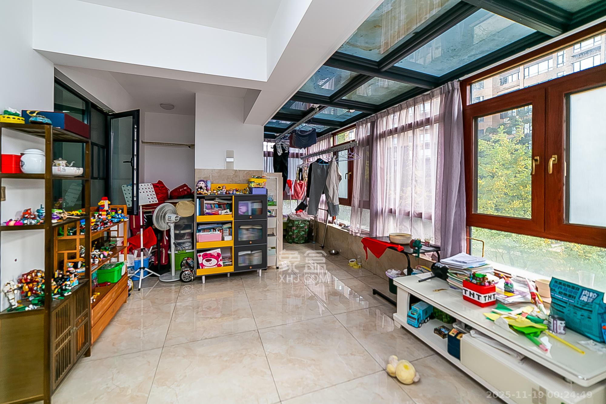 荣悦台  3室2厅2卫    172.0万阳台